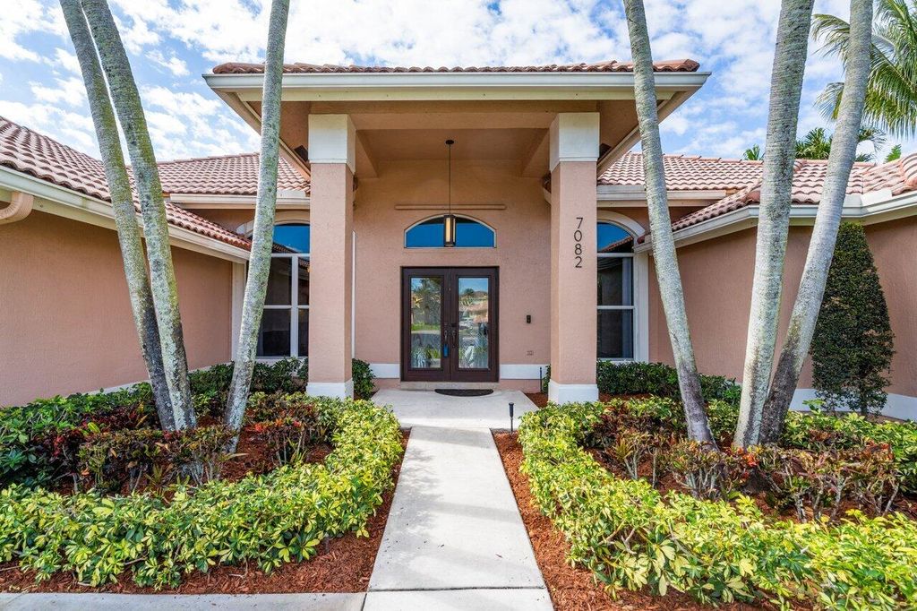 Photo of 7082 Thunder Bay Drive, Lake Worth, FL 33467 (MLS # R10956525)