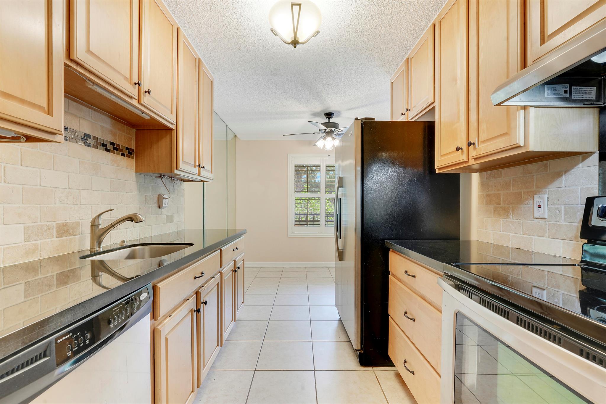 150 Pineview Road K4