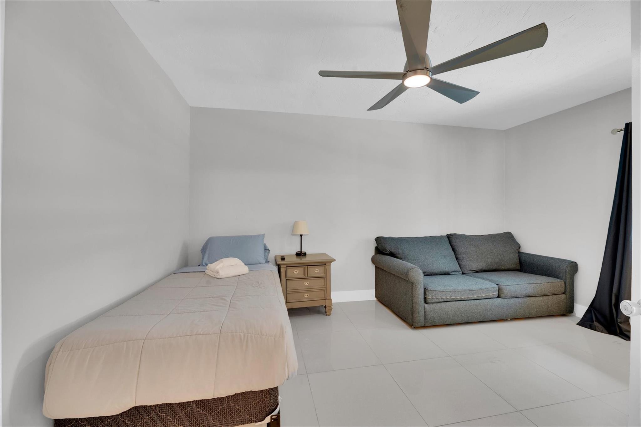 Pasadena Lakes South 75-4 - Residential