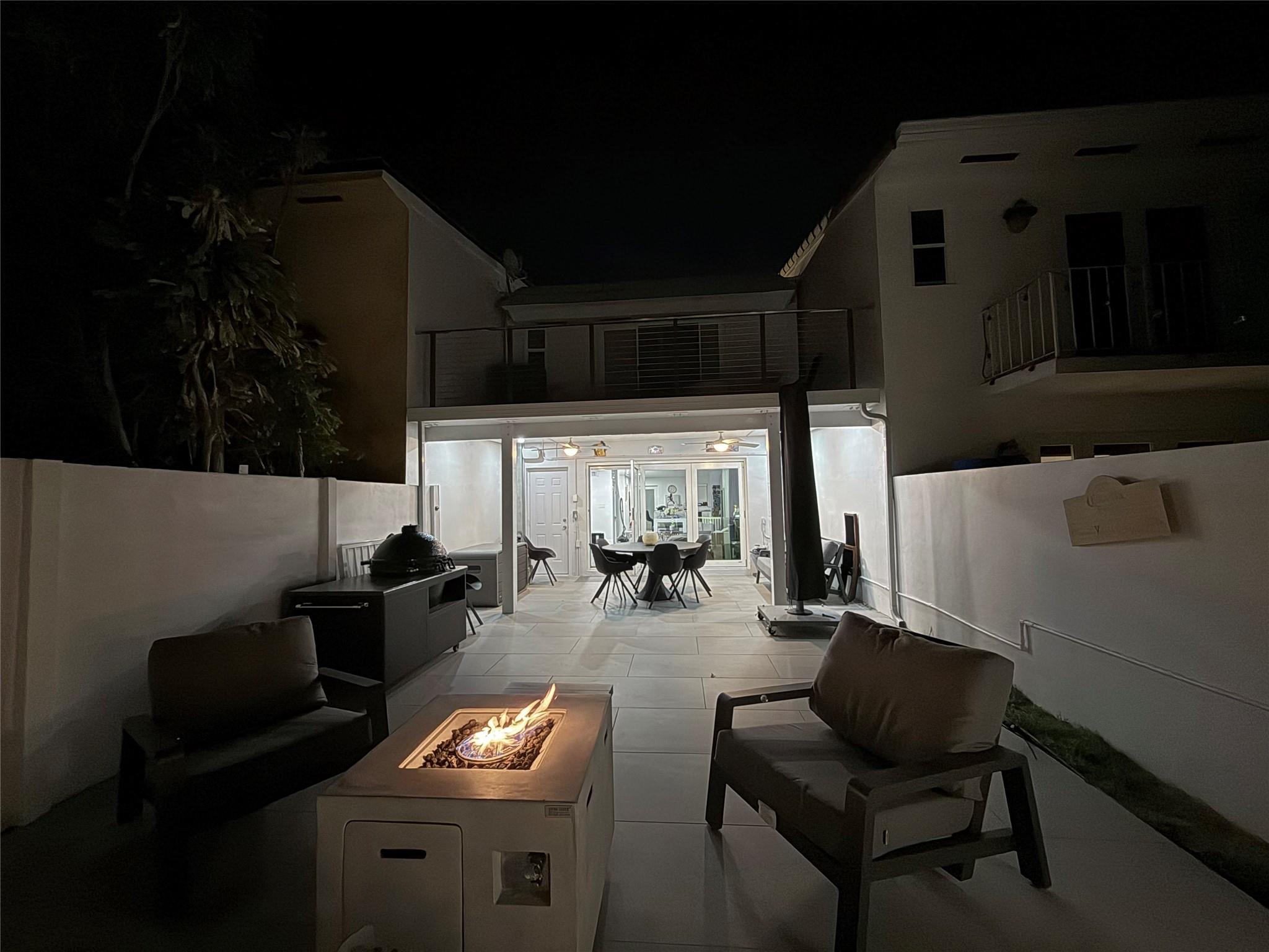 2085 NE 123rd St 2085, North Miami, FL, 33181/$880,000 3 2085 NE 123rd St 2085