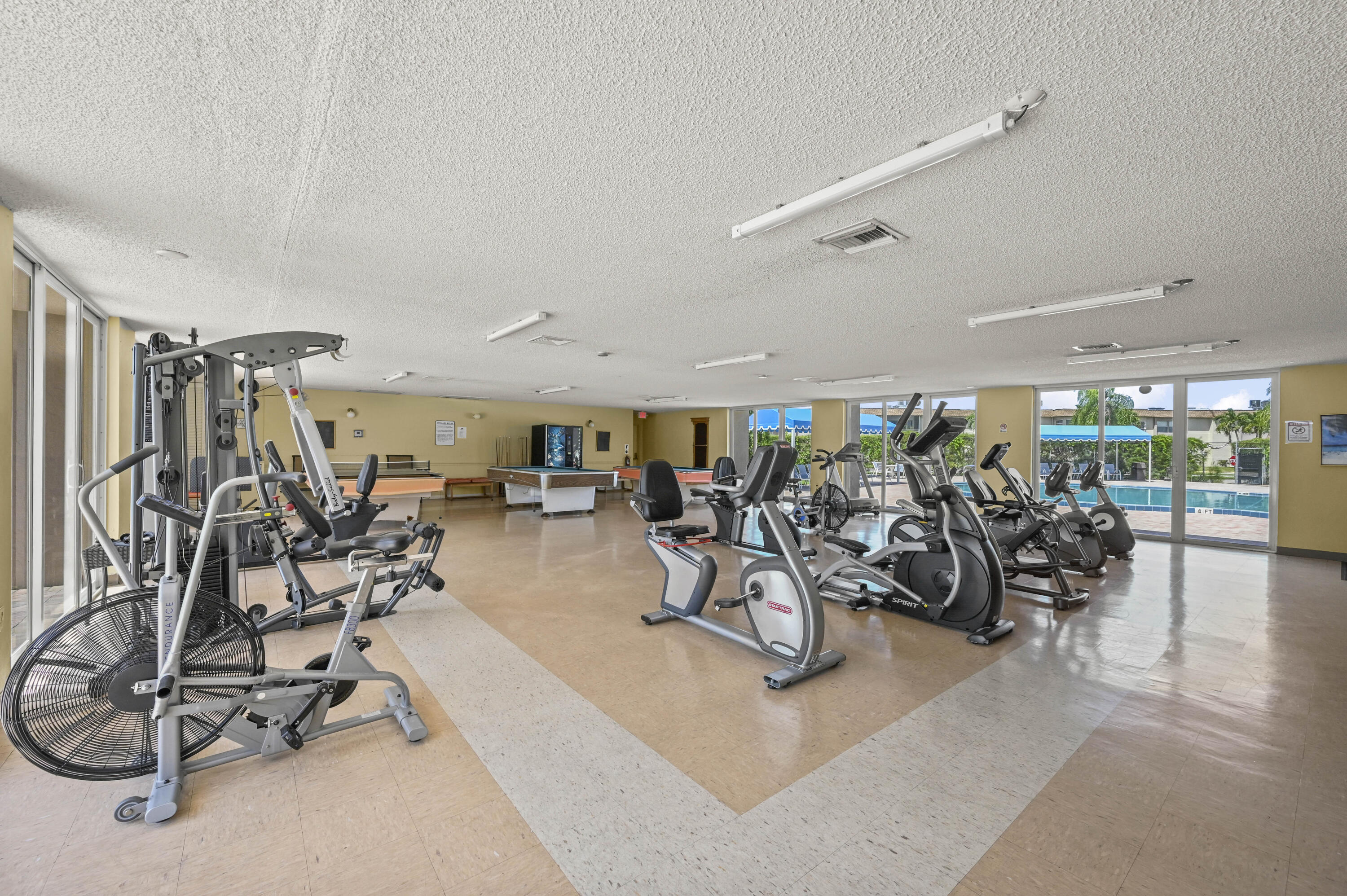 LAKESIDE VILLAGE COND NO 7 - Residential