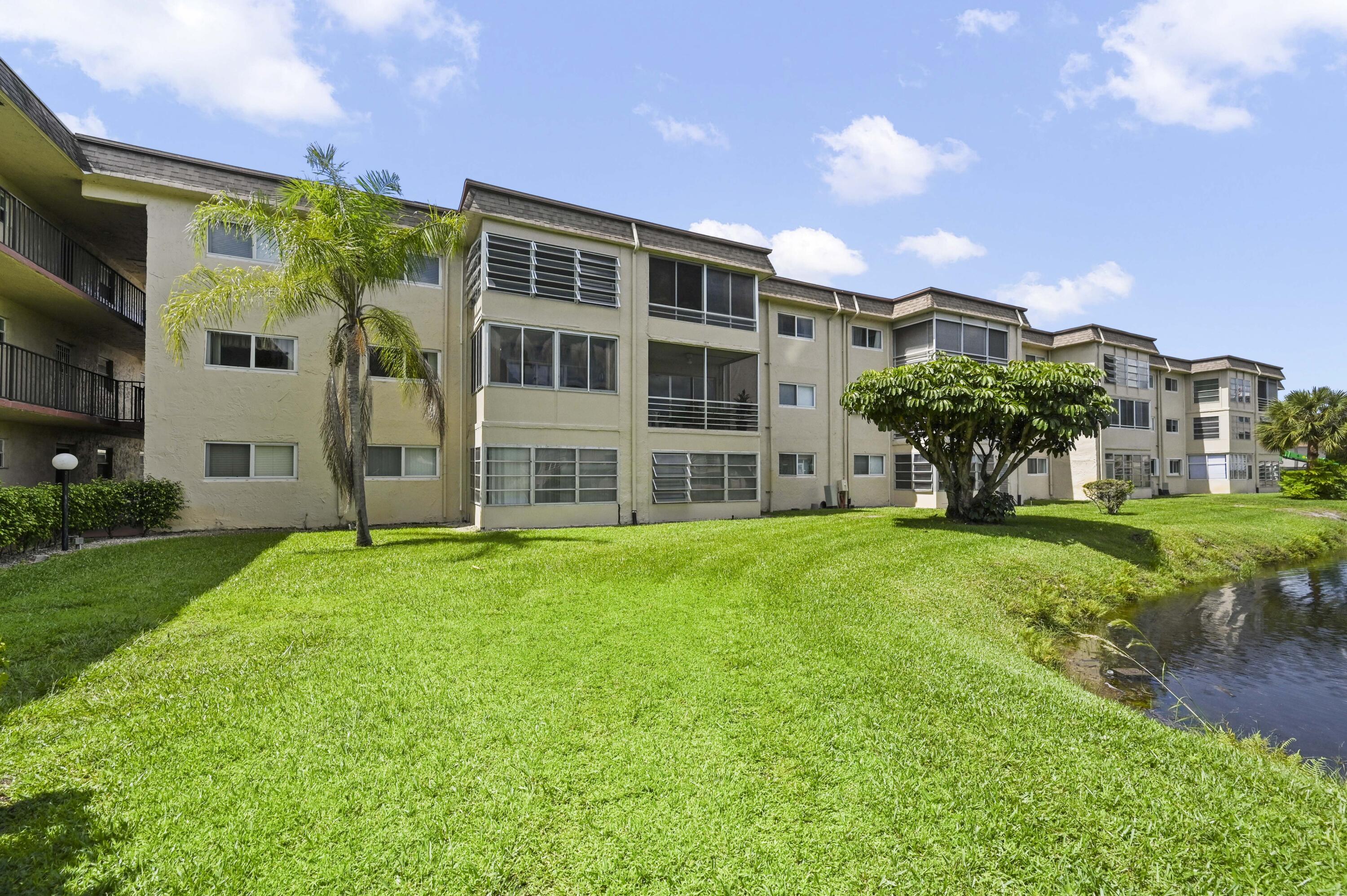 LAKESIDE VILLAGE COND NO 7 - Residential