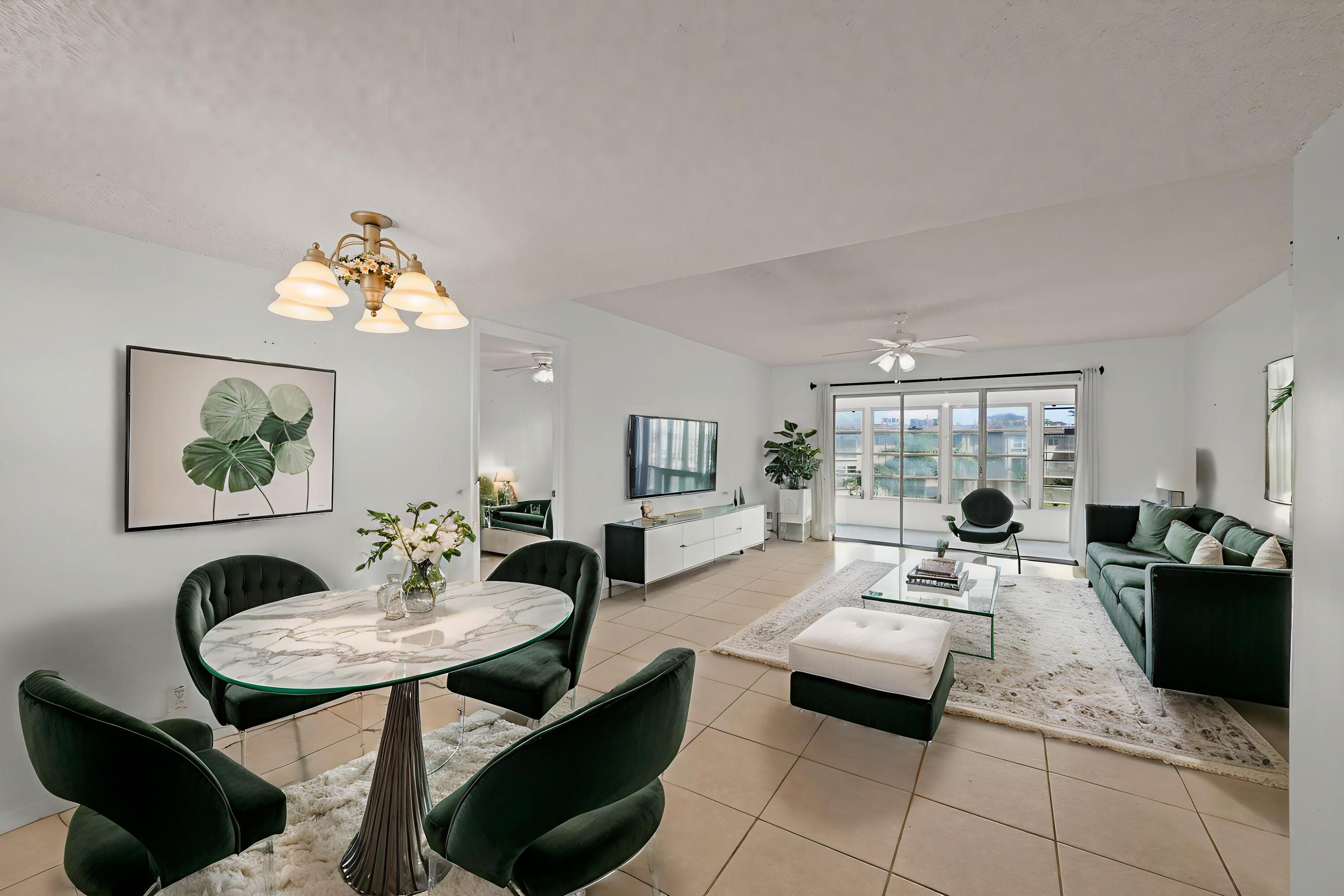 LAKESIDE VILLAGE COND NO 7 - Residential