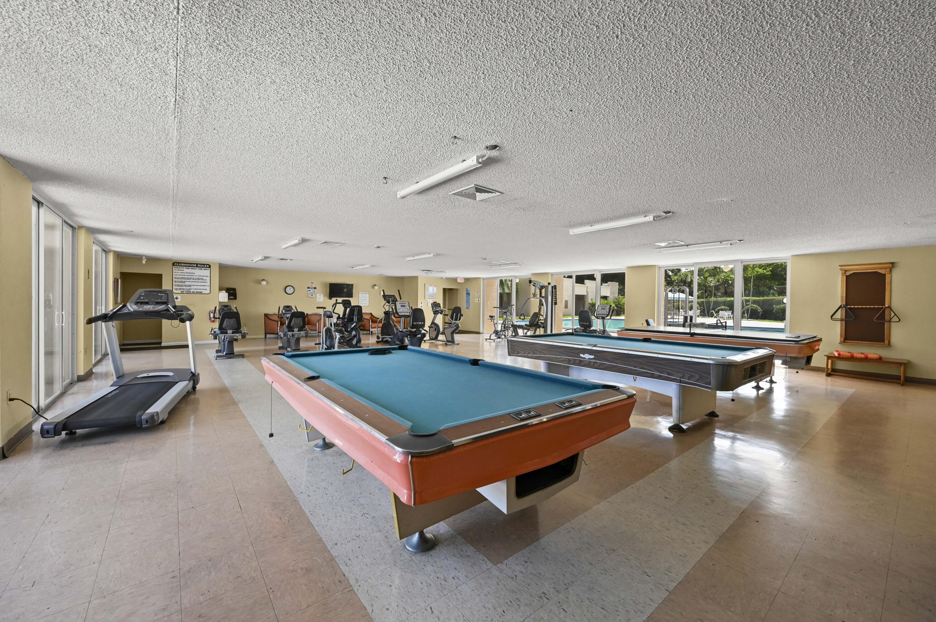 LAKESIDE VILLAGE COND NO 7 - Residential