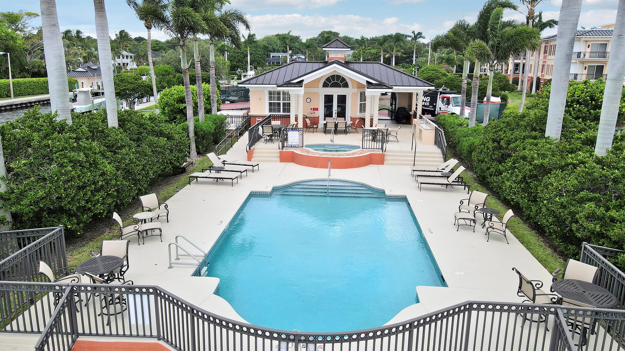 Outrigger Harbour Condomi - Residential