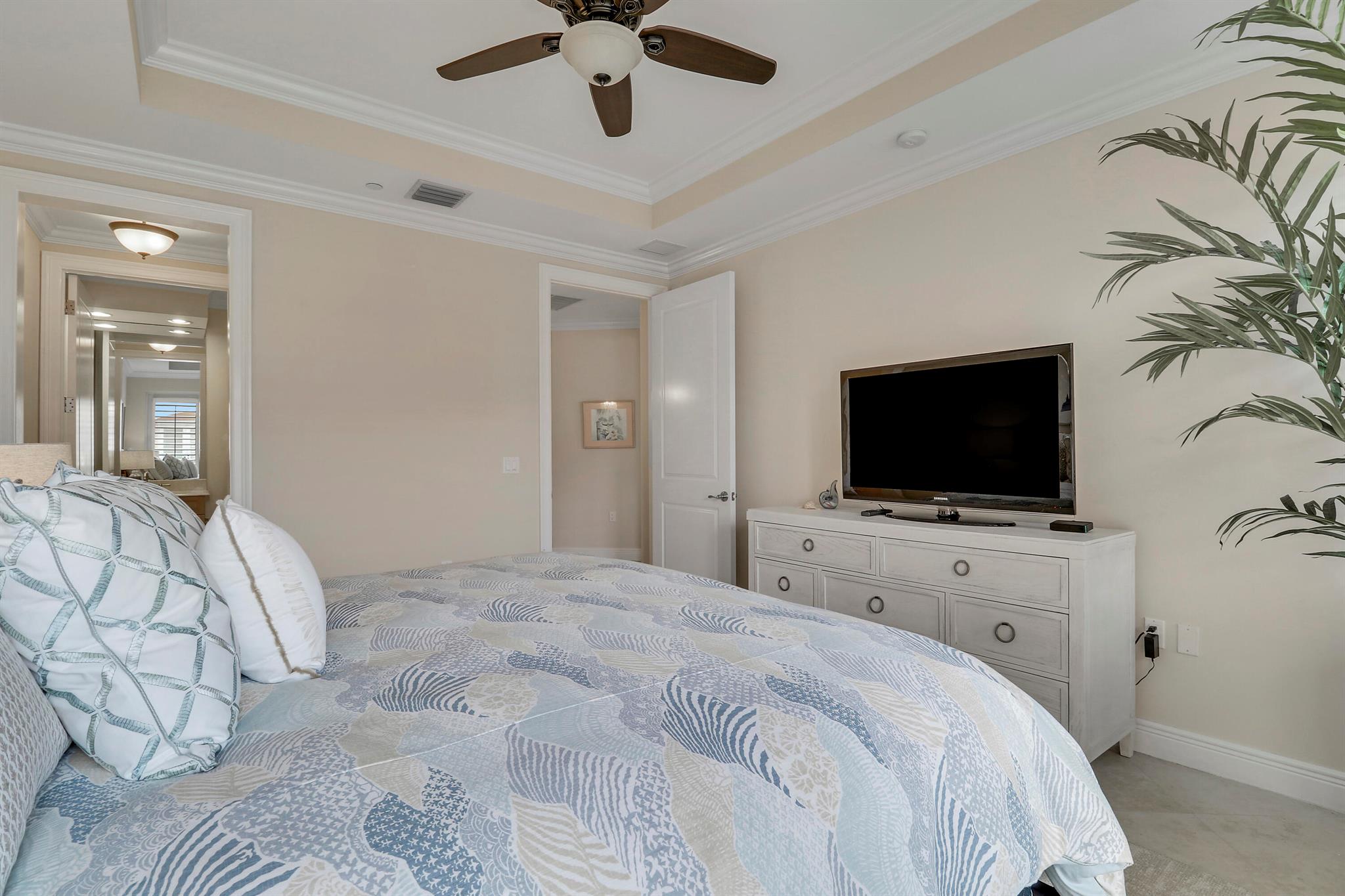 Outrigger Harbour Condomi - Residential