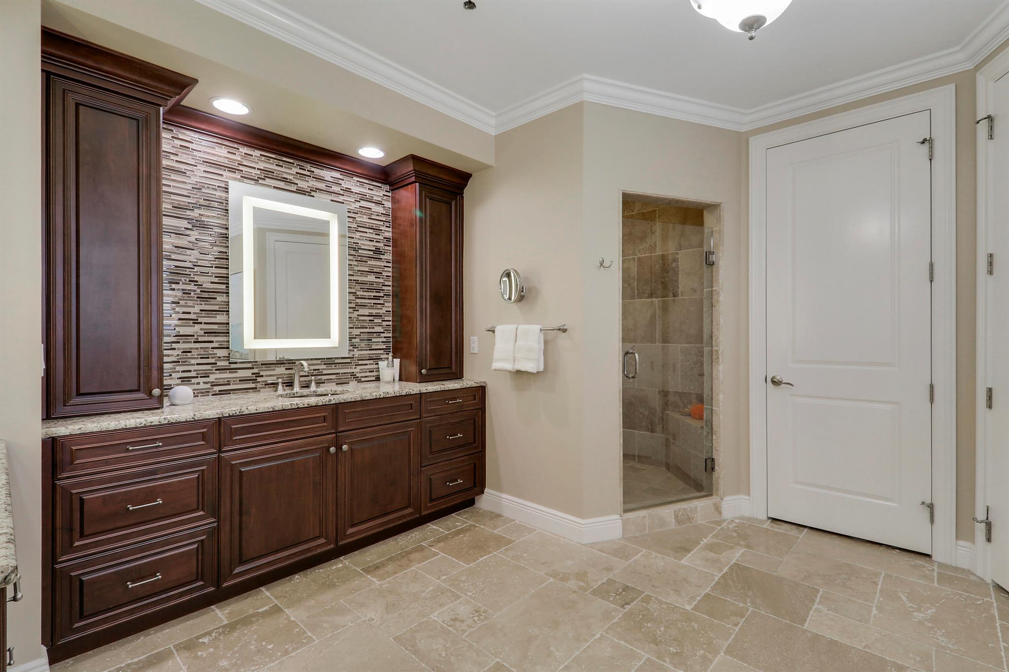 Outrigger Harbour Condomi - Residential