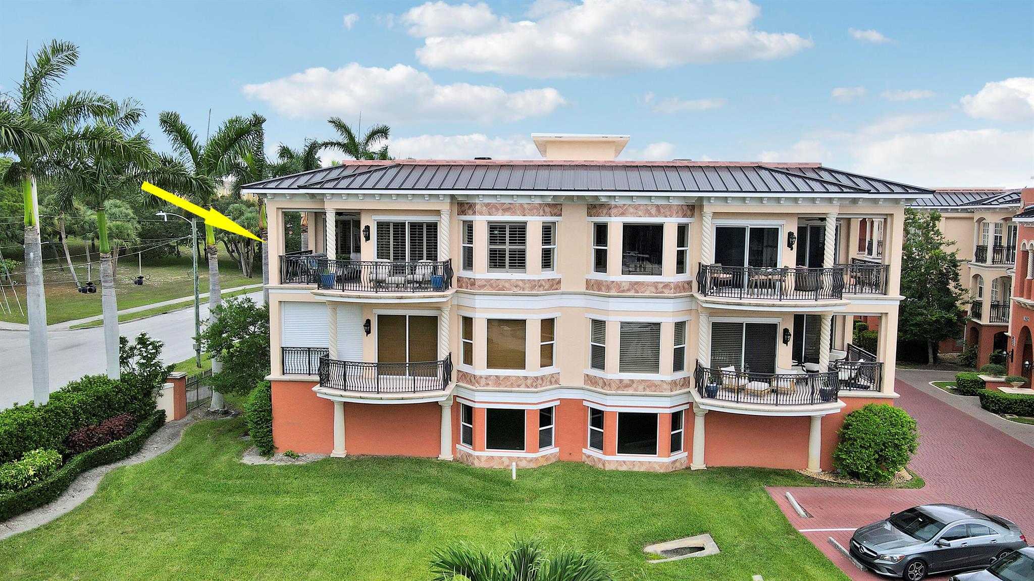 Outrigger Harbour Condomi - Residential