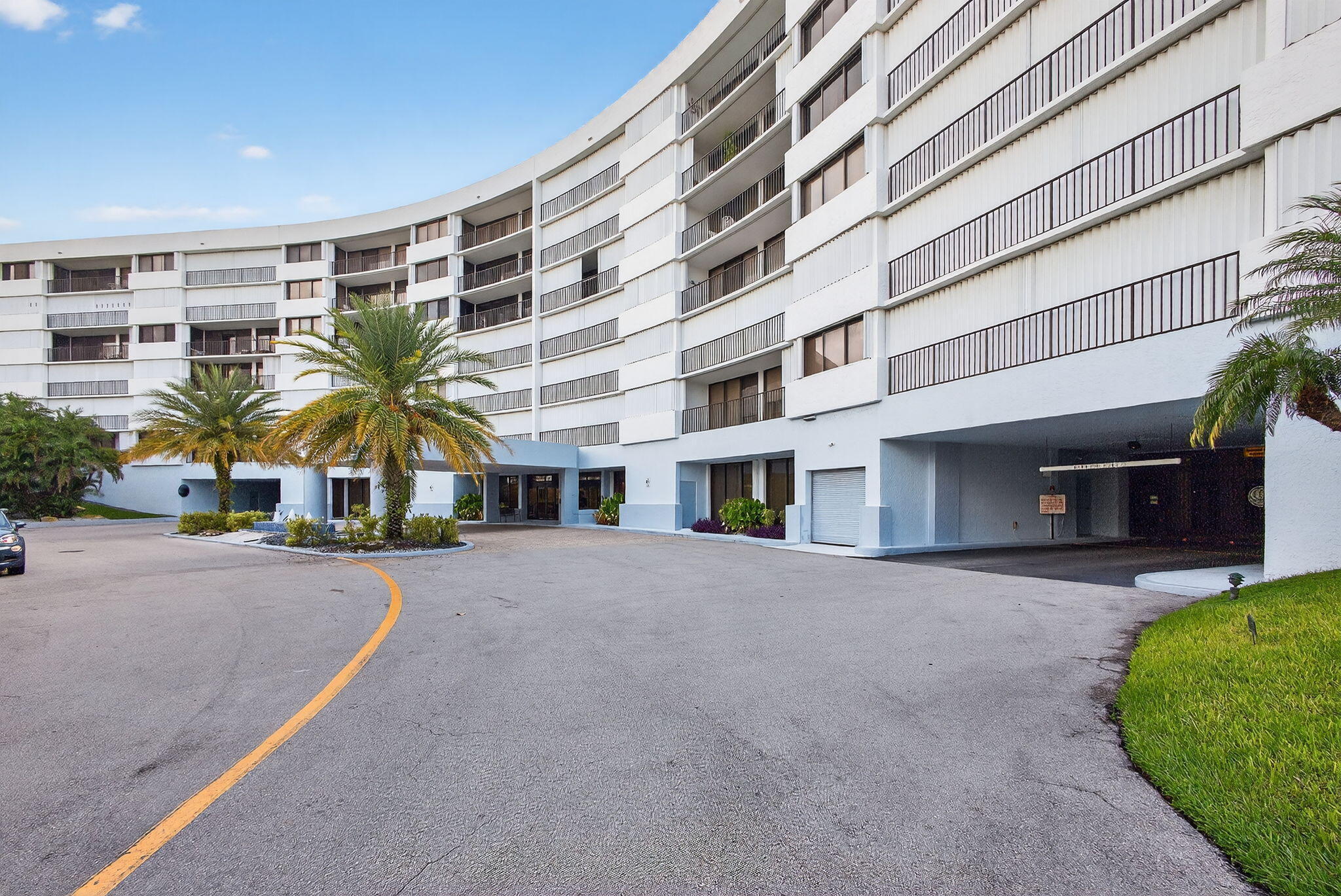 OCEANCREST - Residential Lease