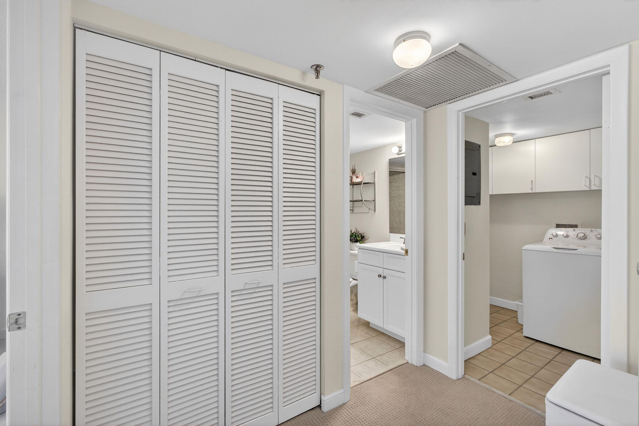 OCEANCREST - Residential Lease