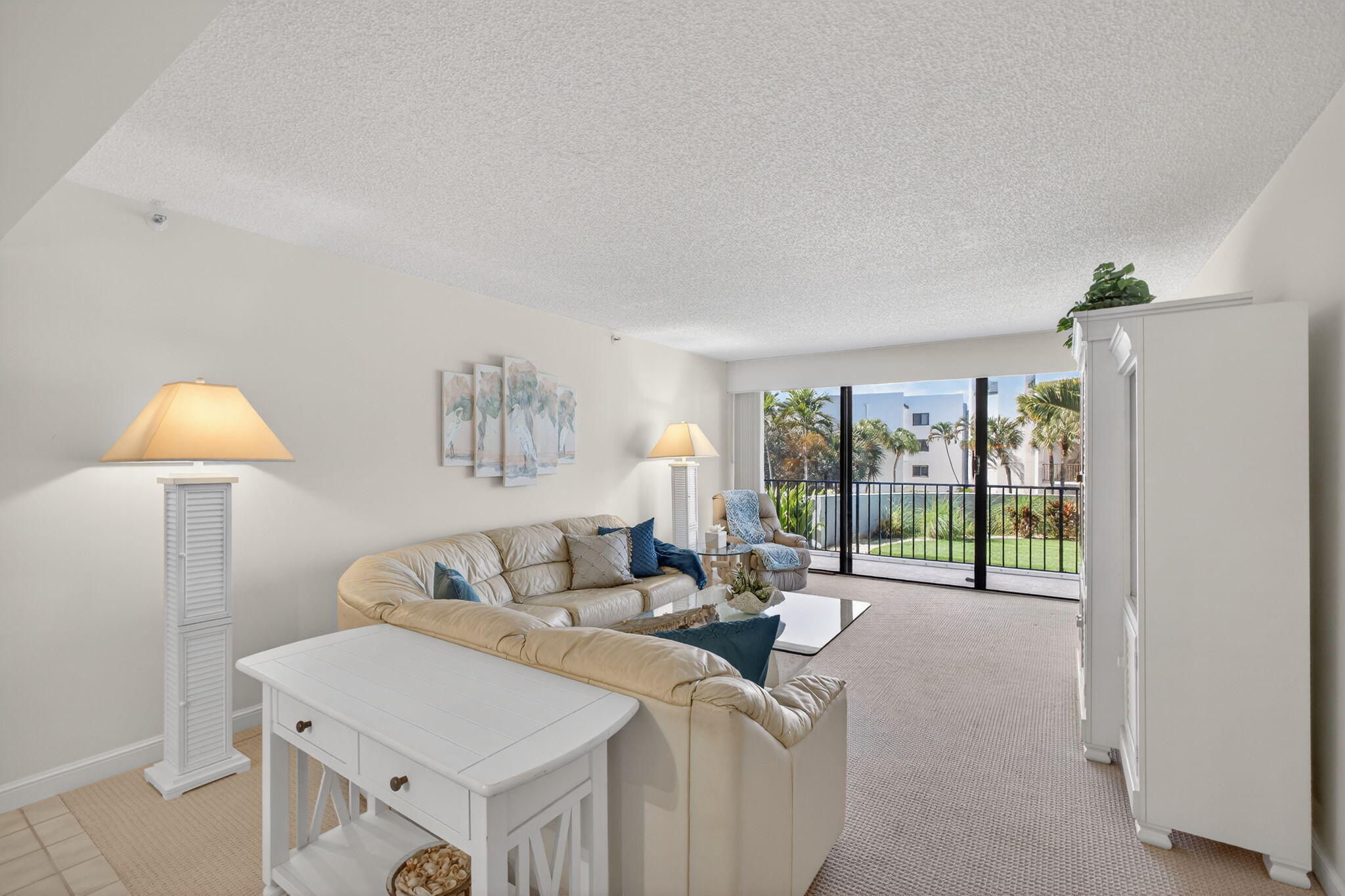 OCEANCREST - Residential Lease