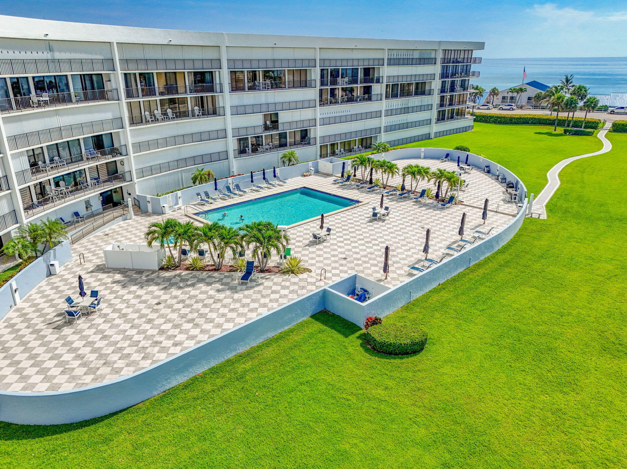 OCEANCREST - Residential Lease