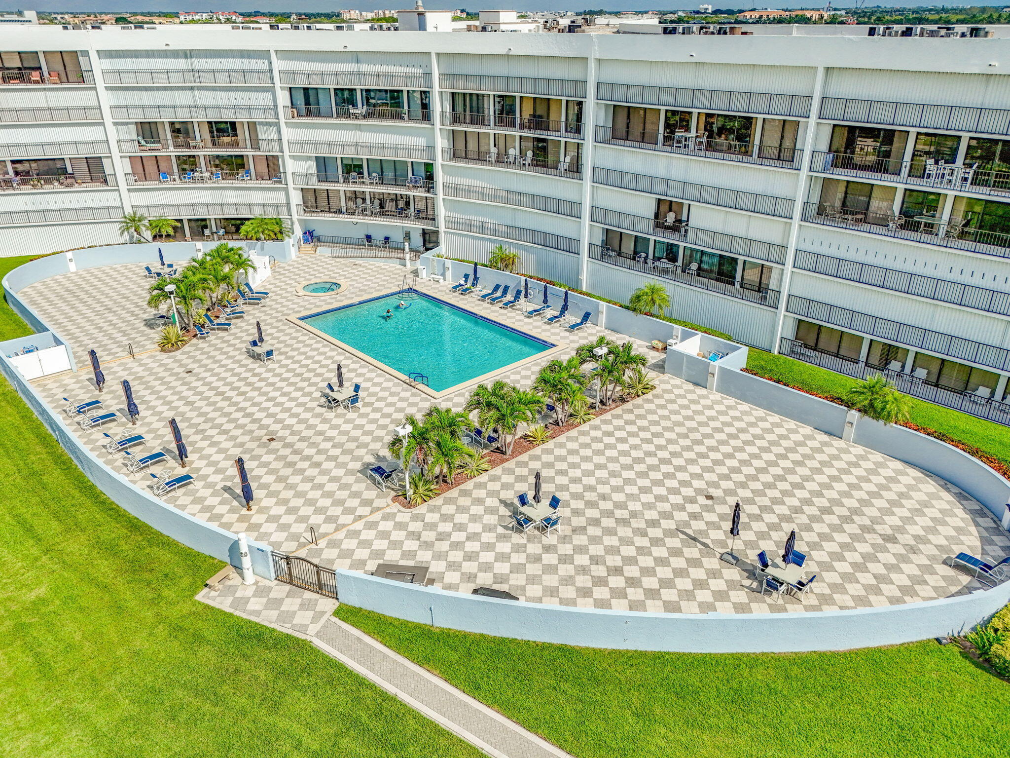 OCEANCREST - Residential Lease