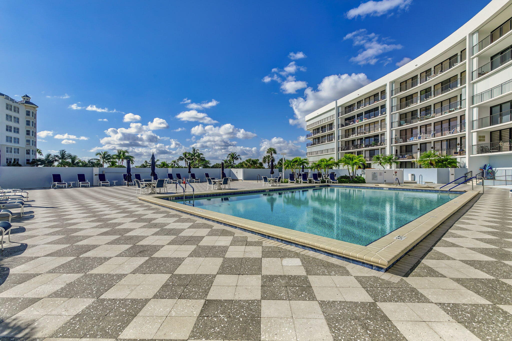 OCEANCREST - Residential Lease