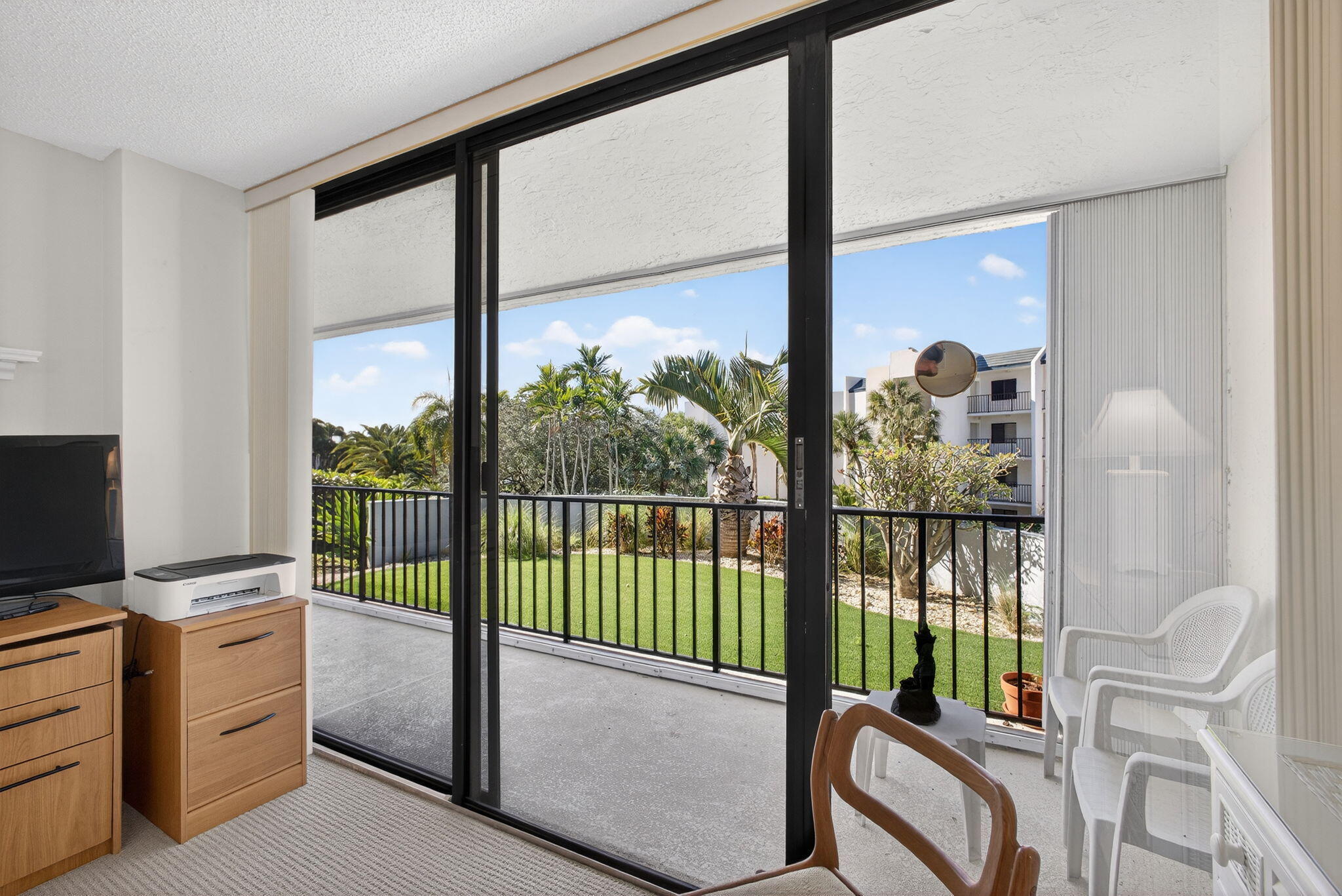 OCEANCREST - Residential Lease