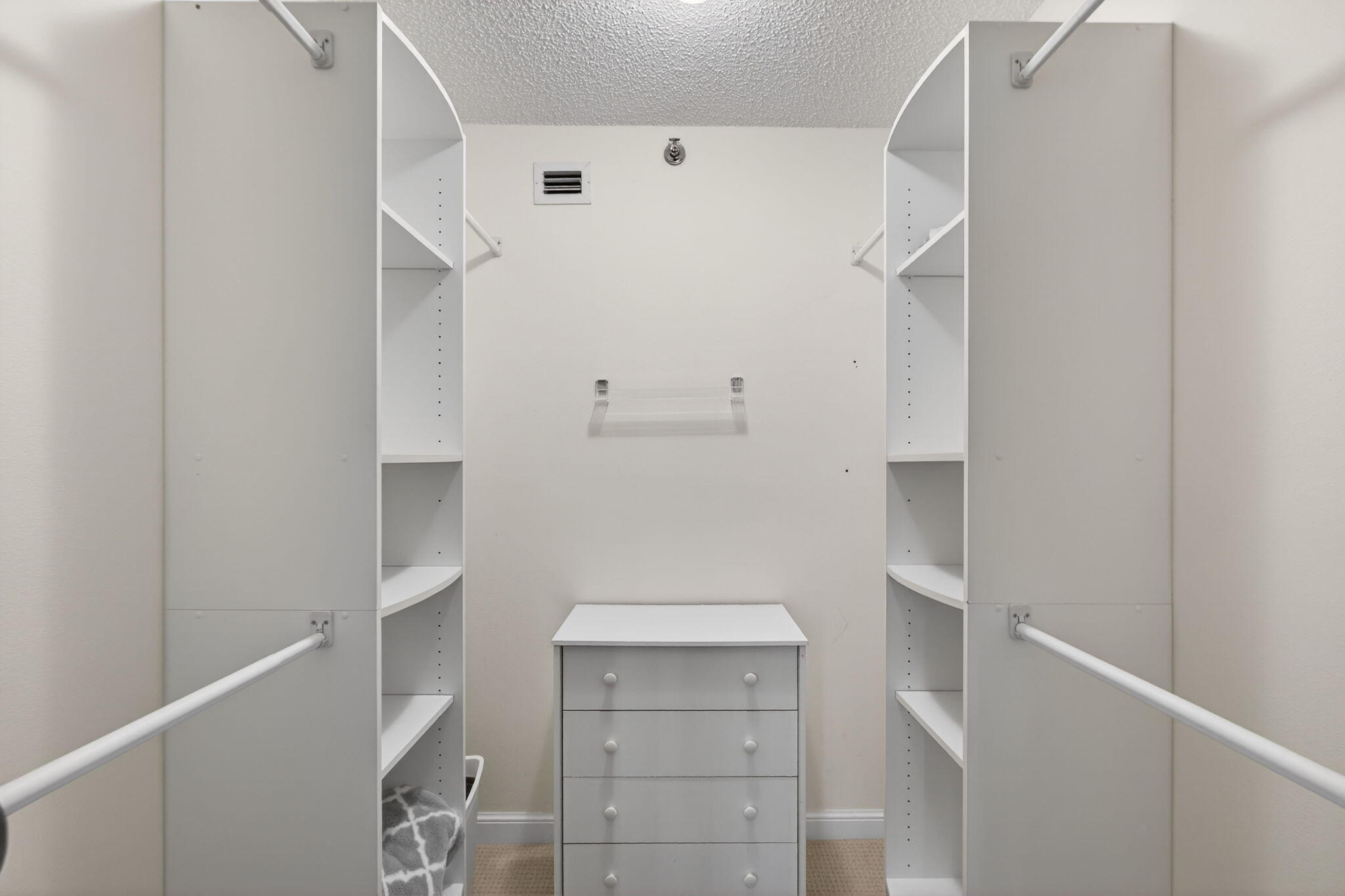 OCEANCREST - Residential Lease