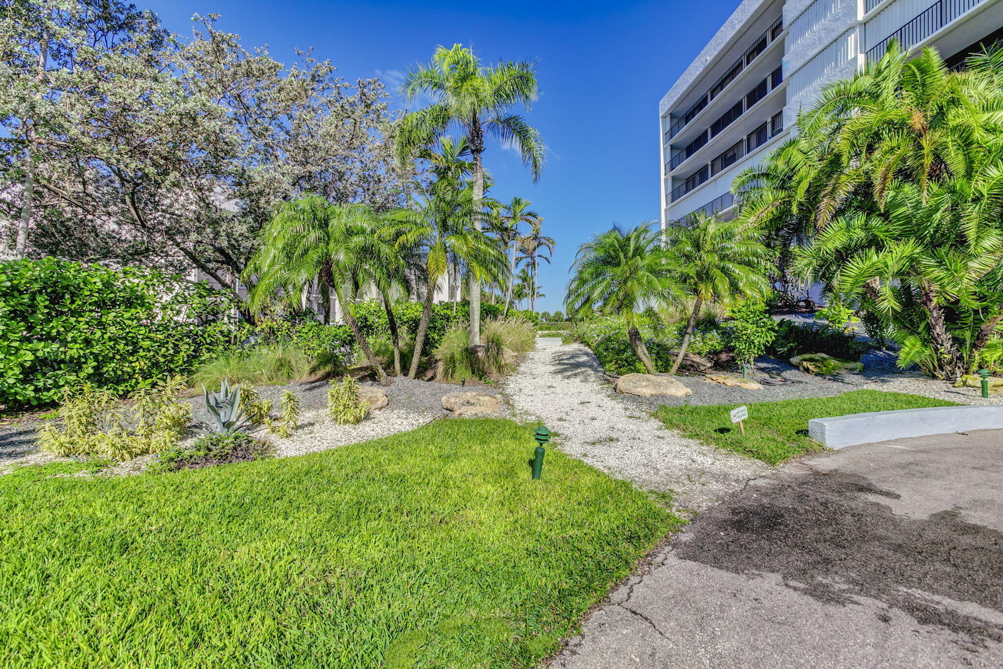 OCEANCREST - Residential Lease