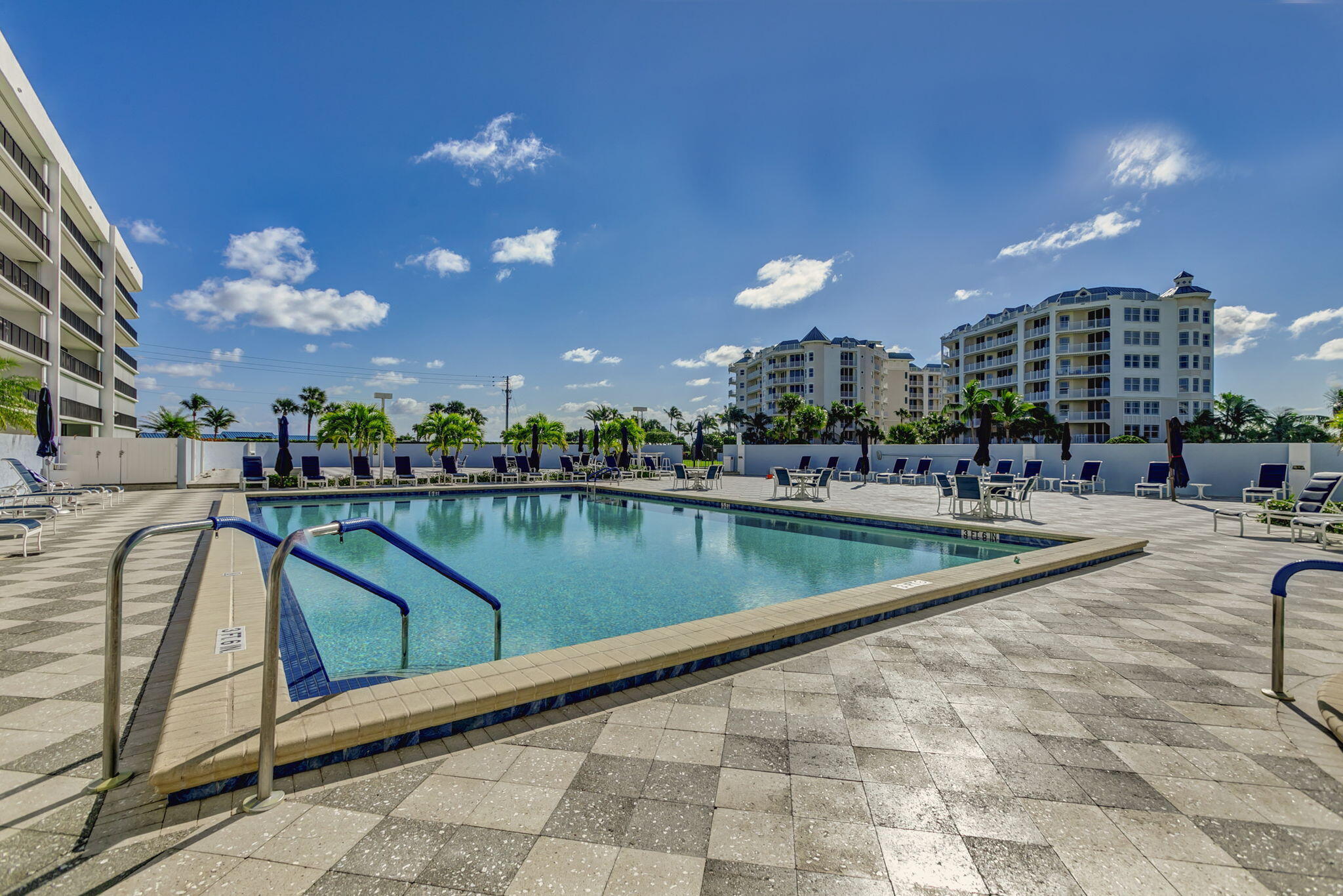 OCEANCREST - Residential Lease