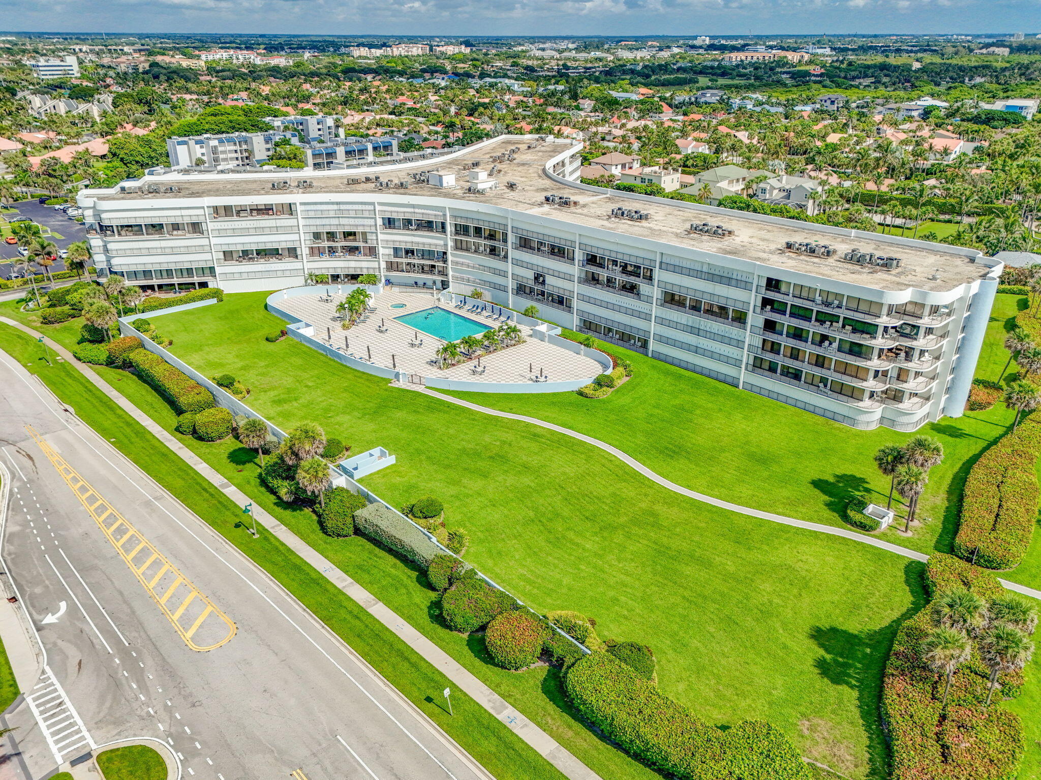 OCEANCREST - Residential Lease
