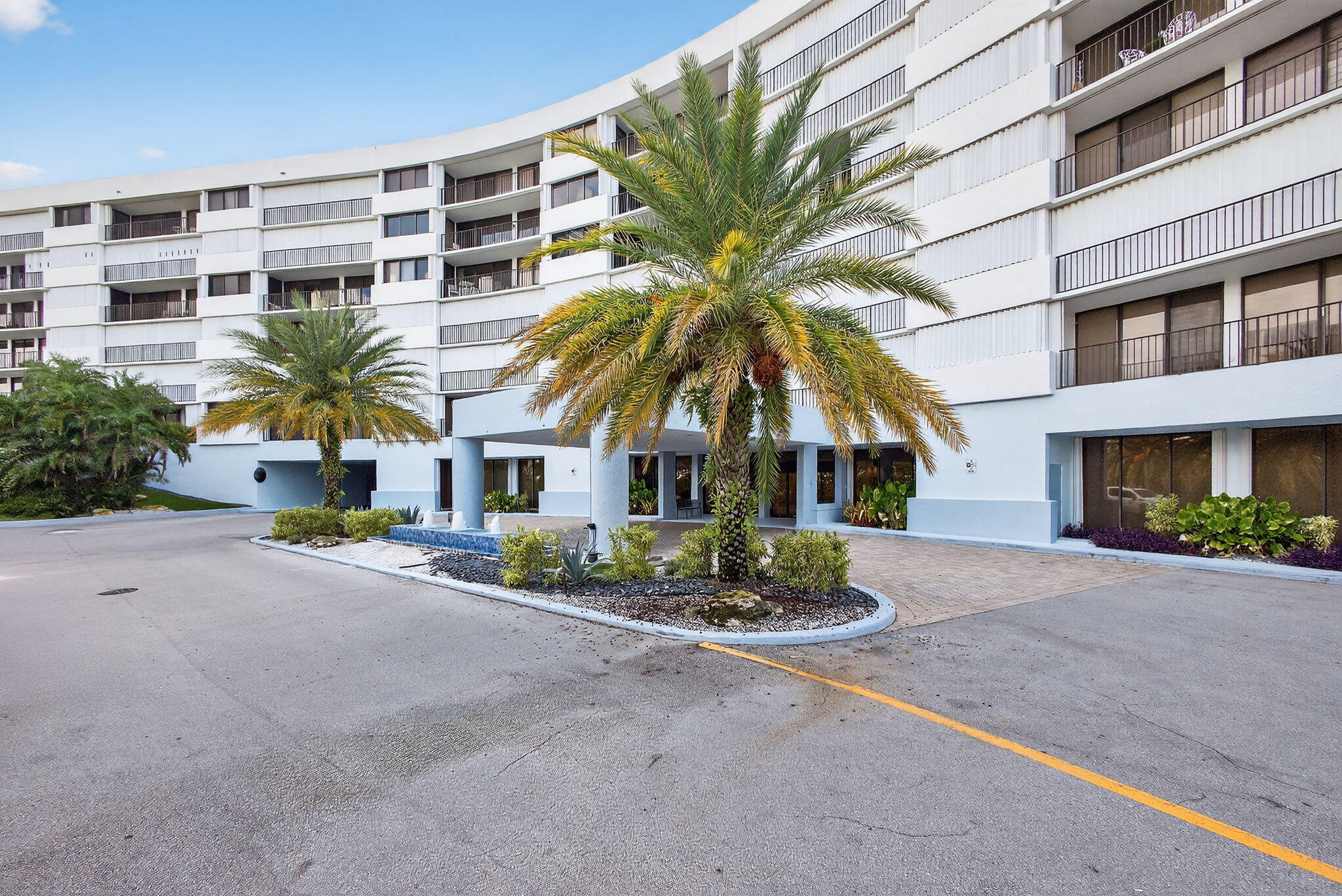OCEANCREST - Residential Lease