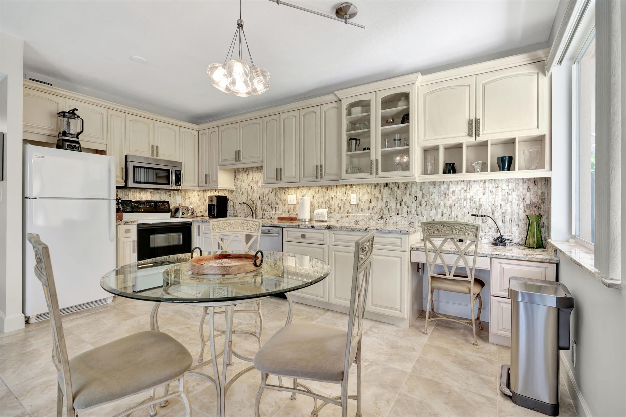 PLANTATION VILLAS CONDO F - Residential Lease