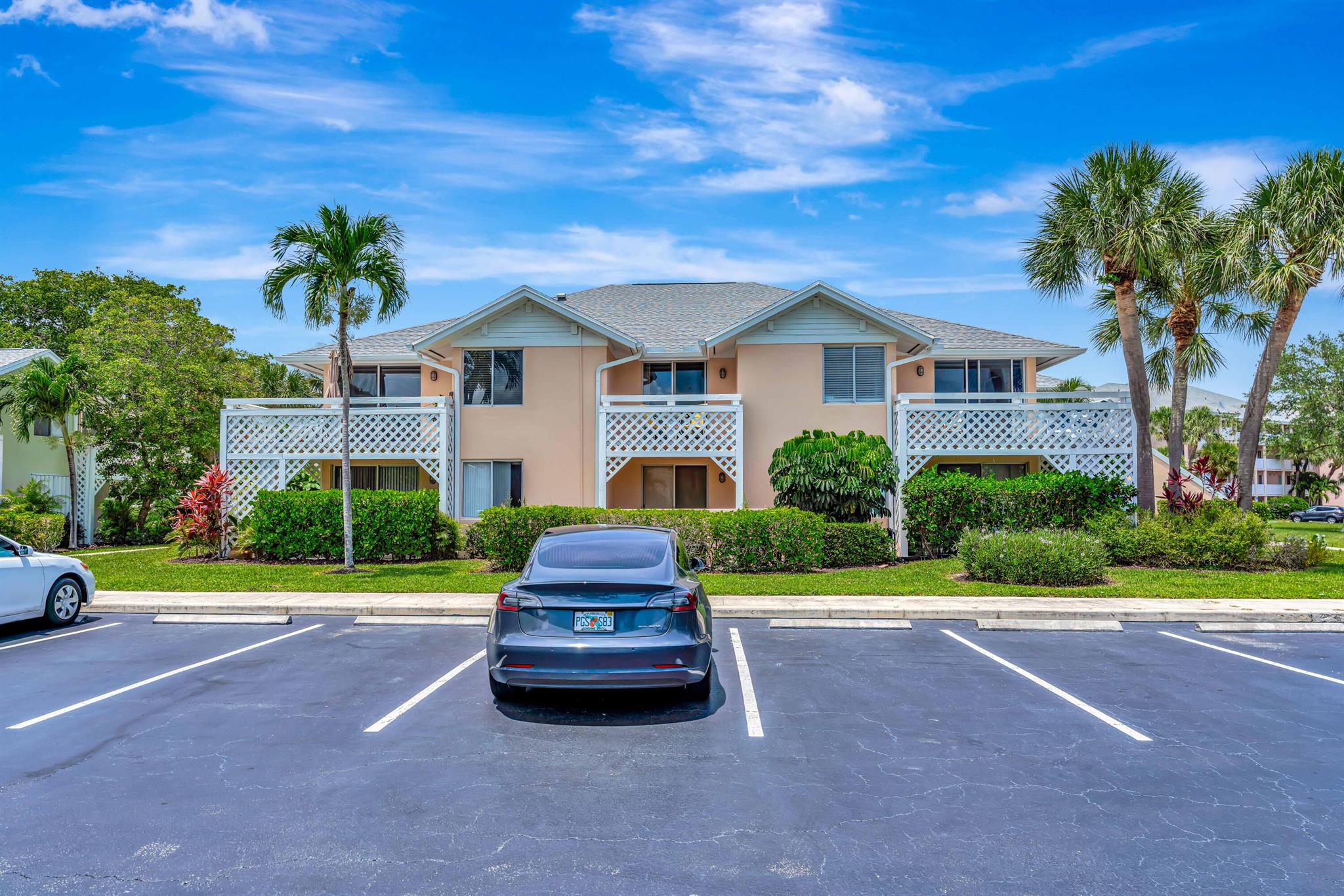 PLANTATION VILLAS CONDO F - Residential Lease