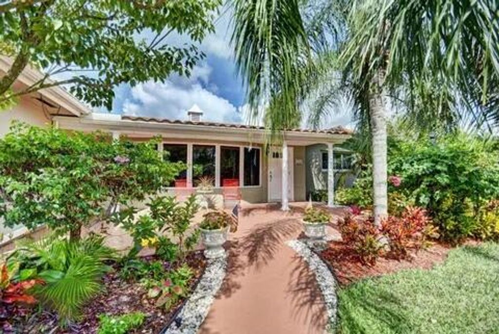 Photo of 125 SW 8th Avenue, Boca Raton, FL 33486 (MLS # R11082281)