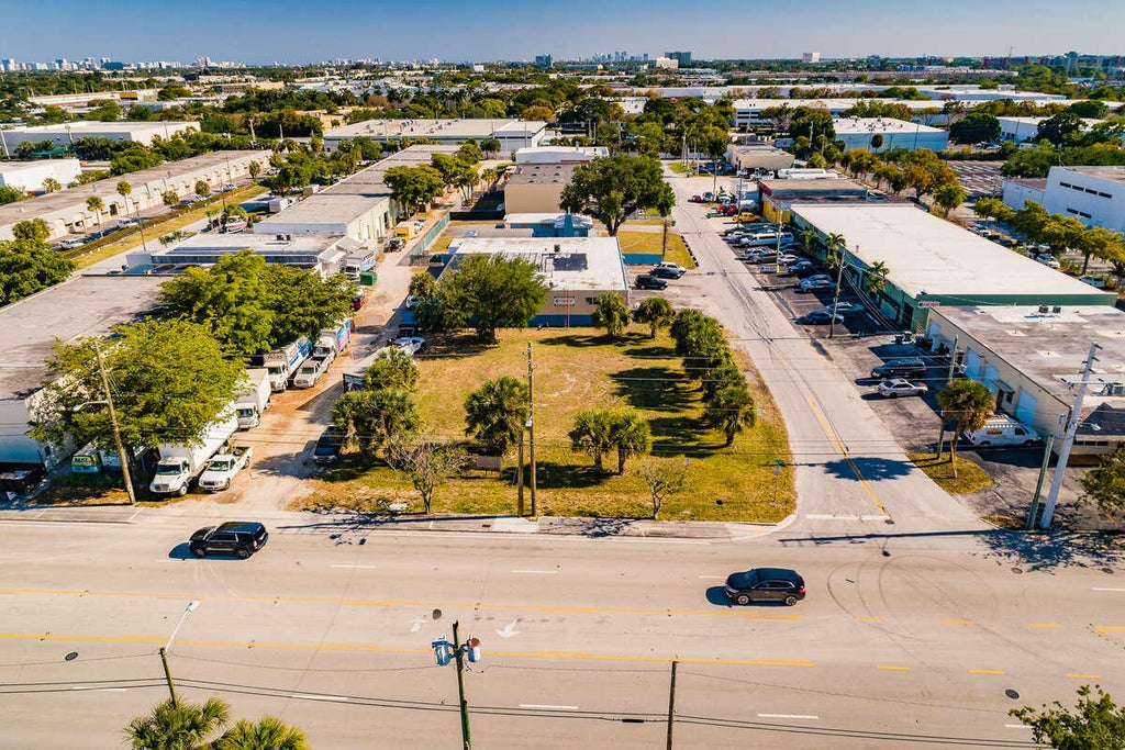 Photo of 0 SW 14TH Avenue, Pompano Beach, FL 33069 (MLS # B26079587)