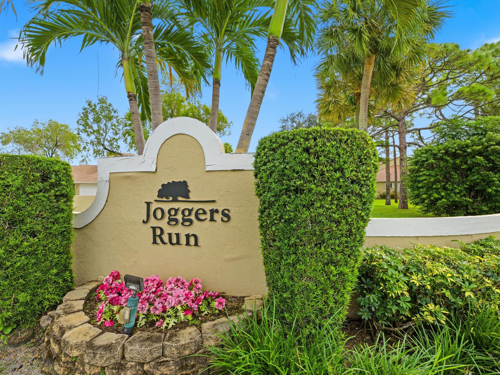 JOGGERS RUN - Residential