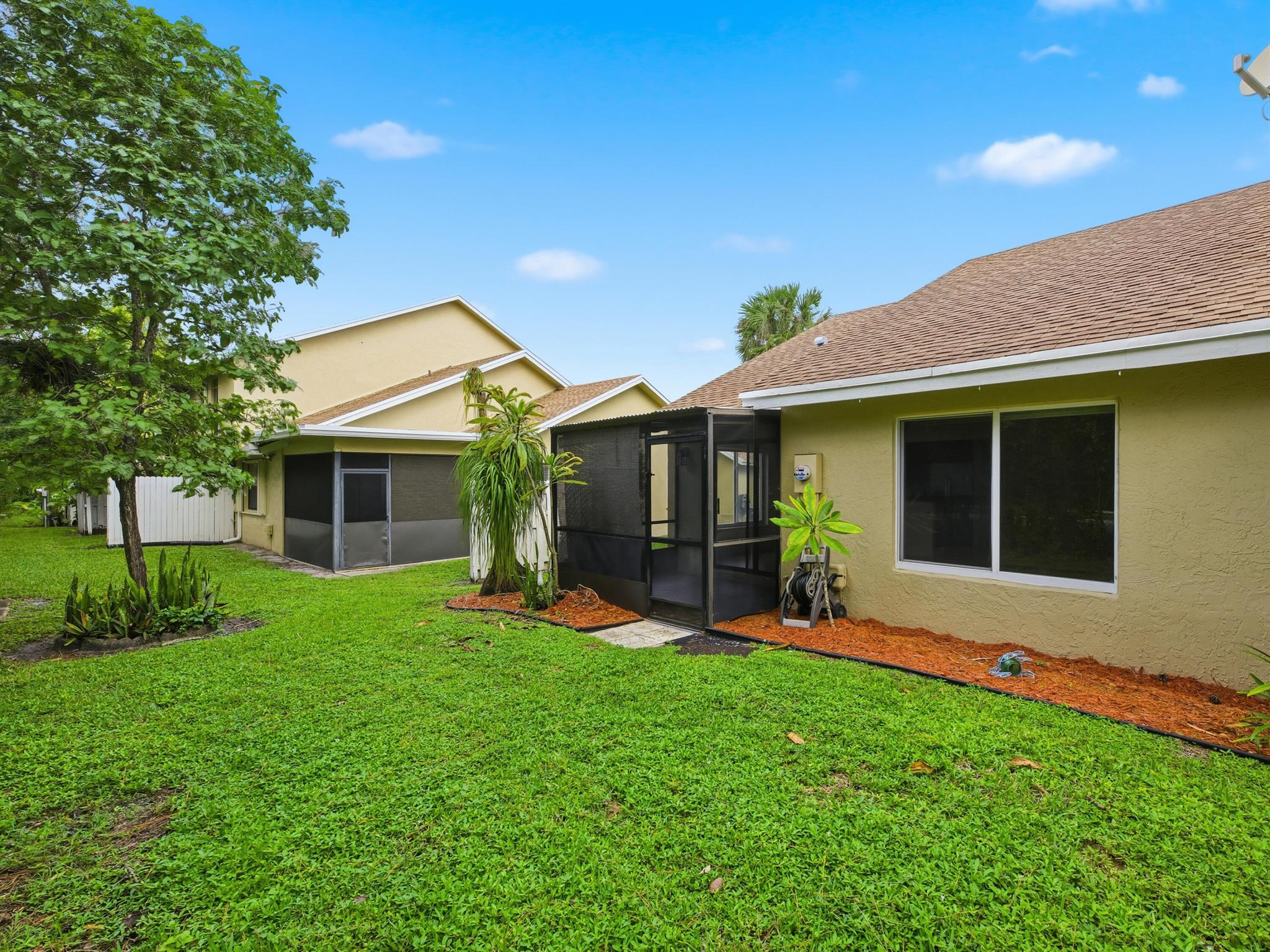 JOGGERS RUN - Residential