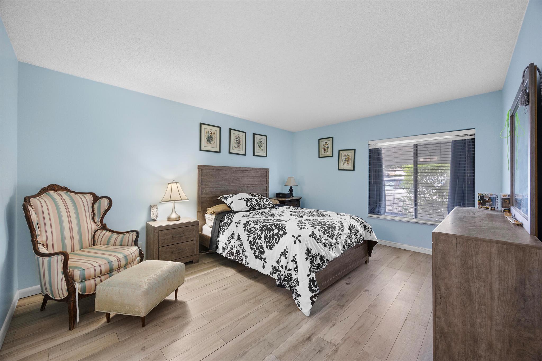 BOUNDBROOK CONDO S - Residential