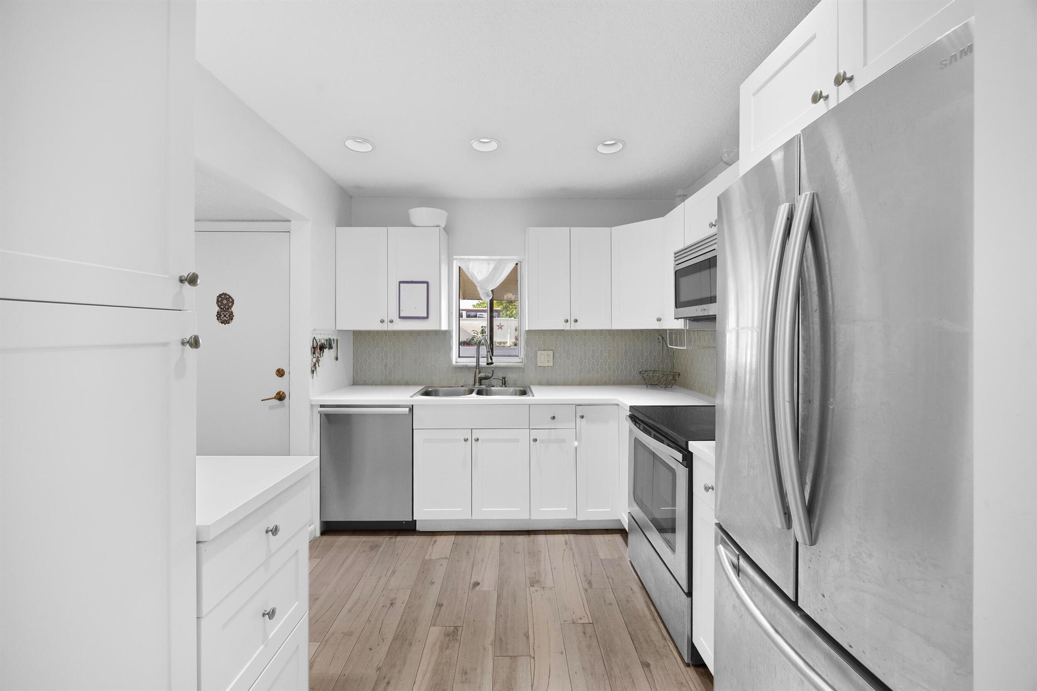 BOUNDBROOK CONDO S - Residential