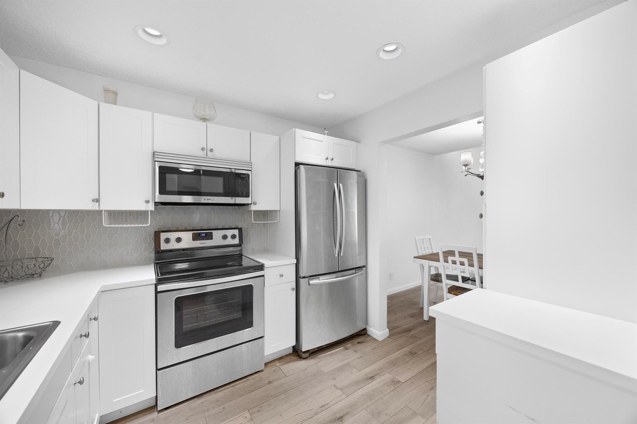 BOUNDBROOK CONDO S - Residential