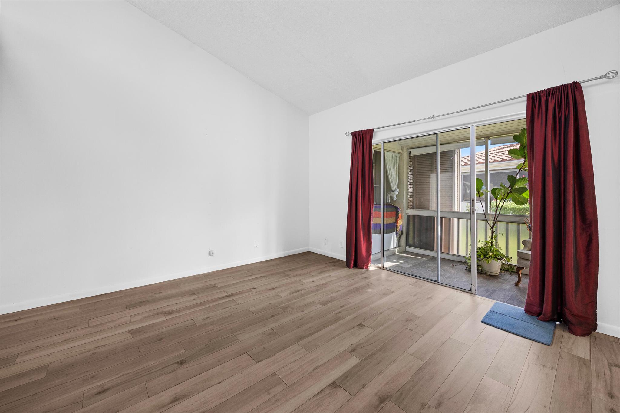 BOUNDBROOK CONDO S - Residential