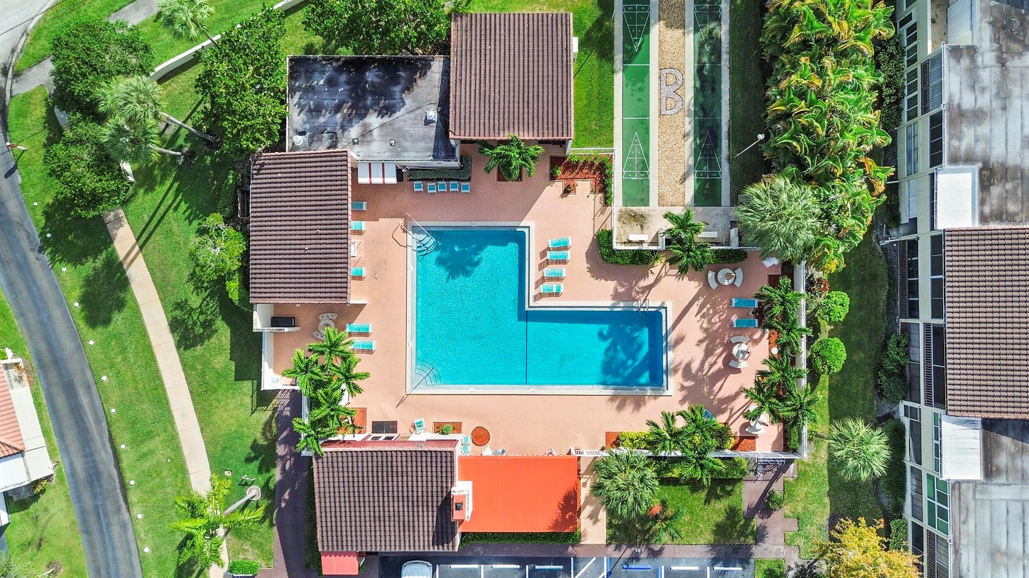 BOUNDBROOK CONDO S - Residential