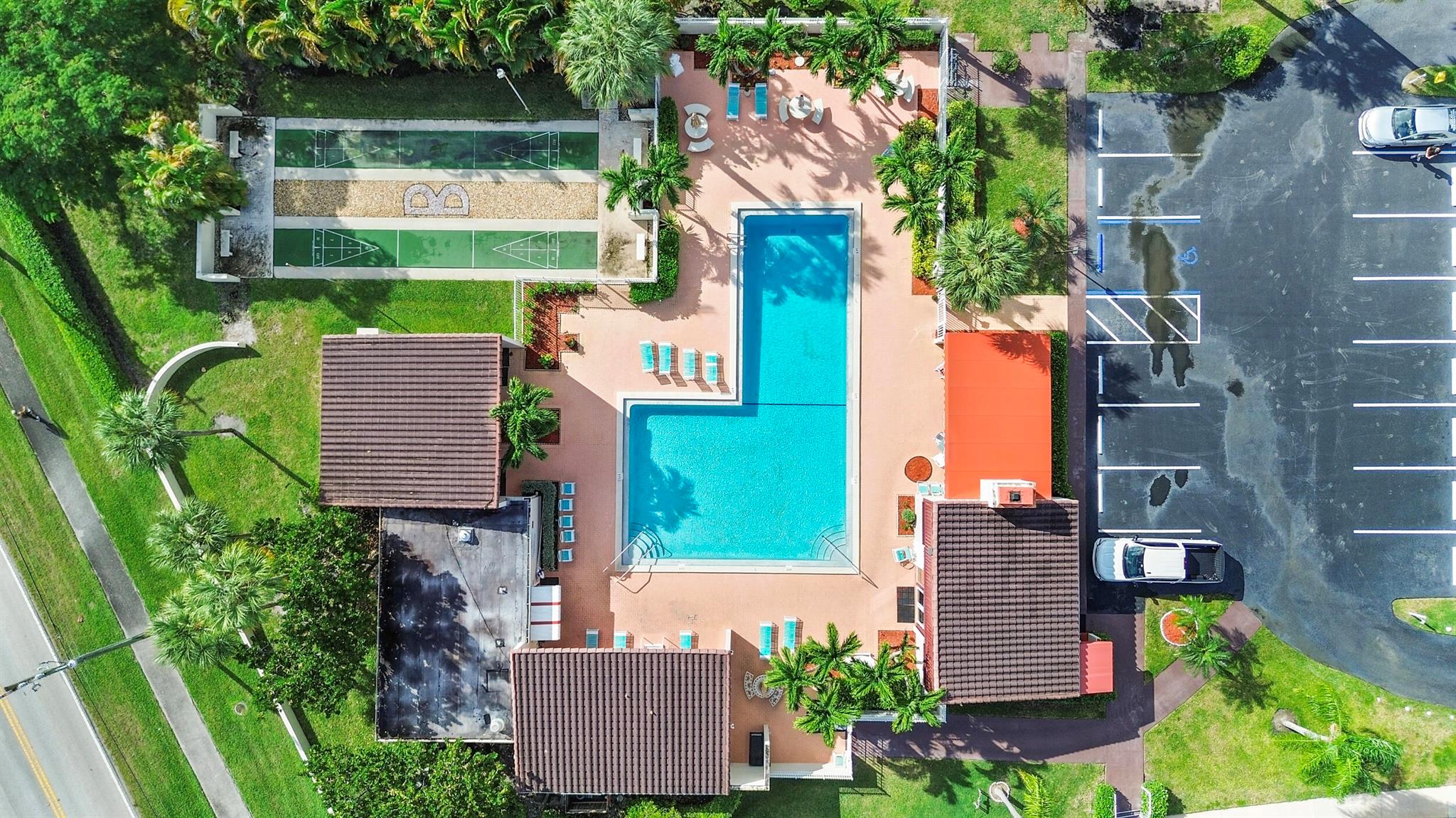 BOUNDBROOK CONDO S - Residential