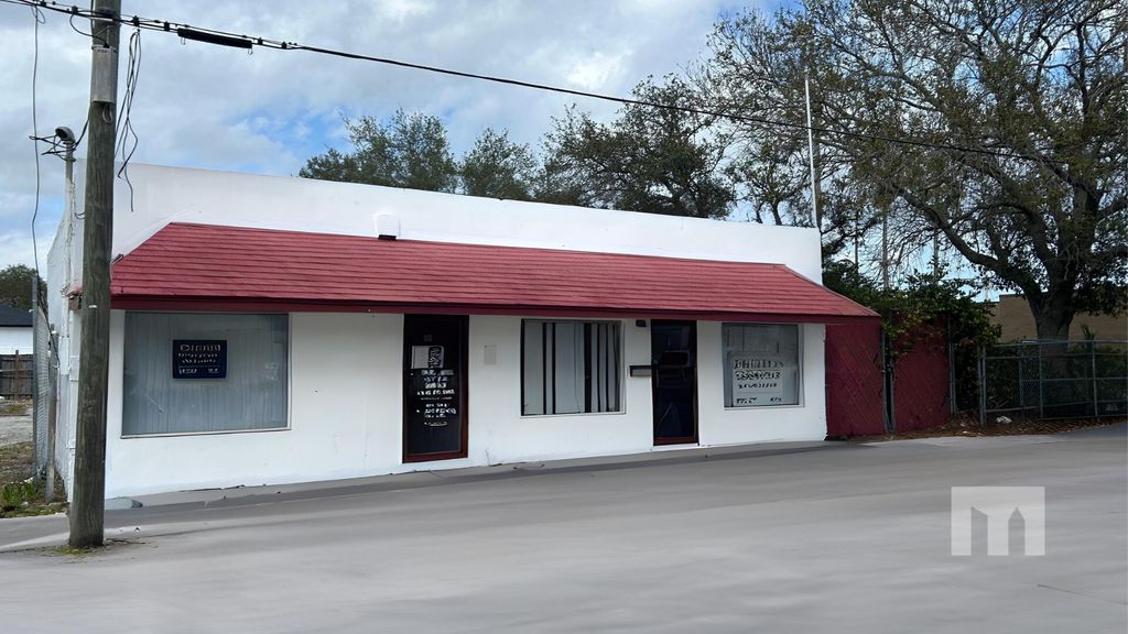 Photo of 100 NW 1st Street, Hallandale Beach, FL 33009 (MLS # B26001713)