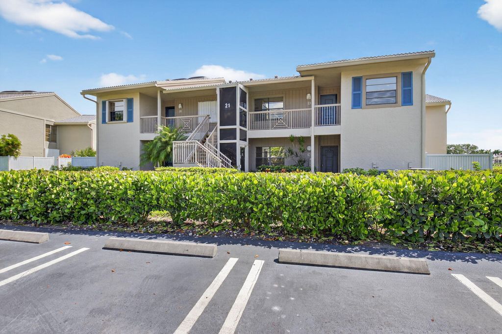 Photo of 21 Eastgate Drive #D, Boynton Beach, FL 33436 (MLS # B26014848)