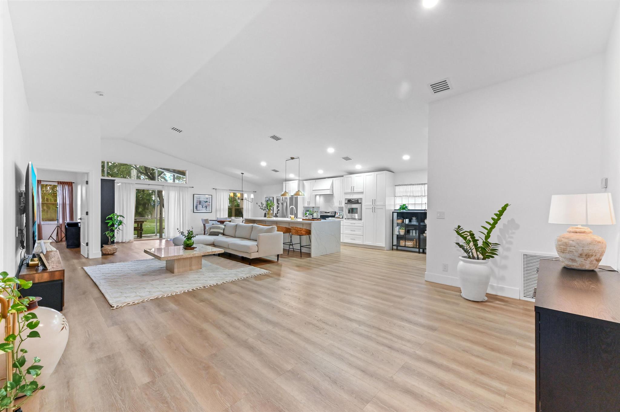 CORAL LAKES - Residential