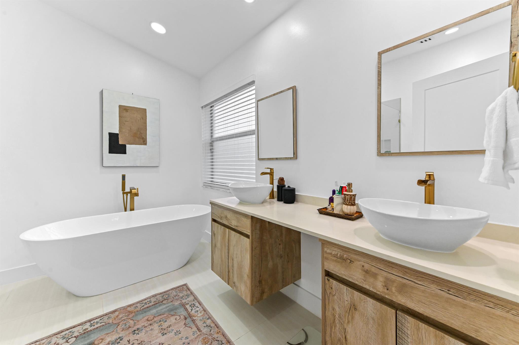 CORAL LAKES - Residential