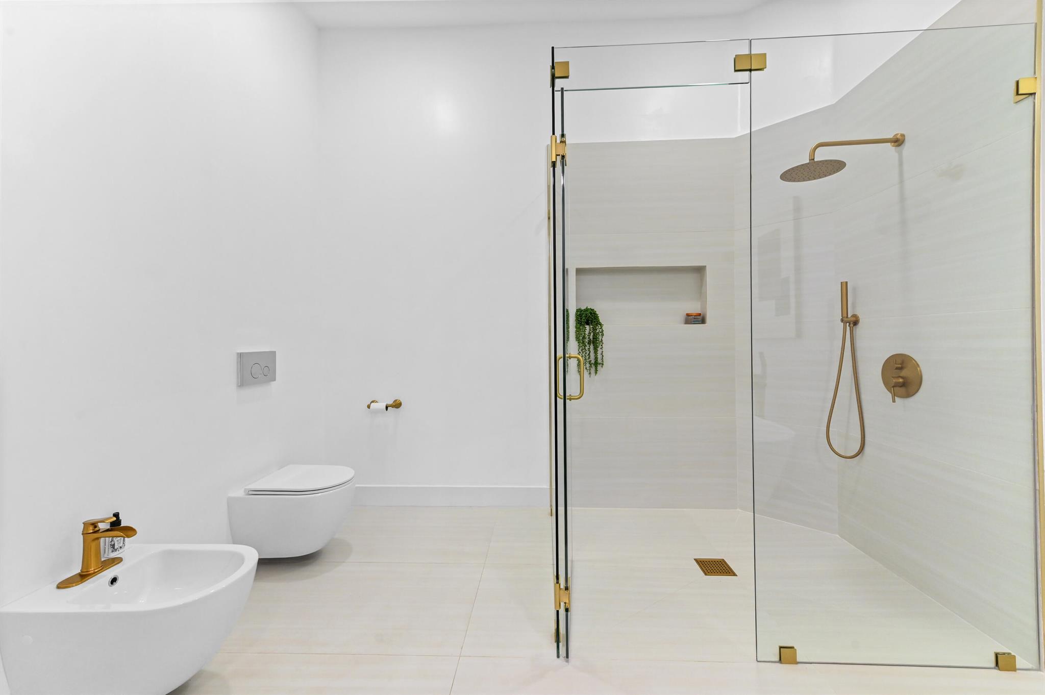 CORAL LAKES - Residential