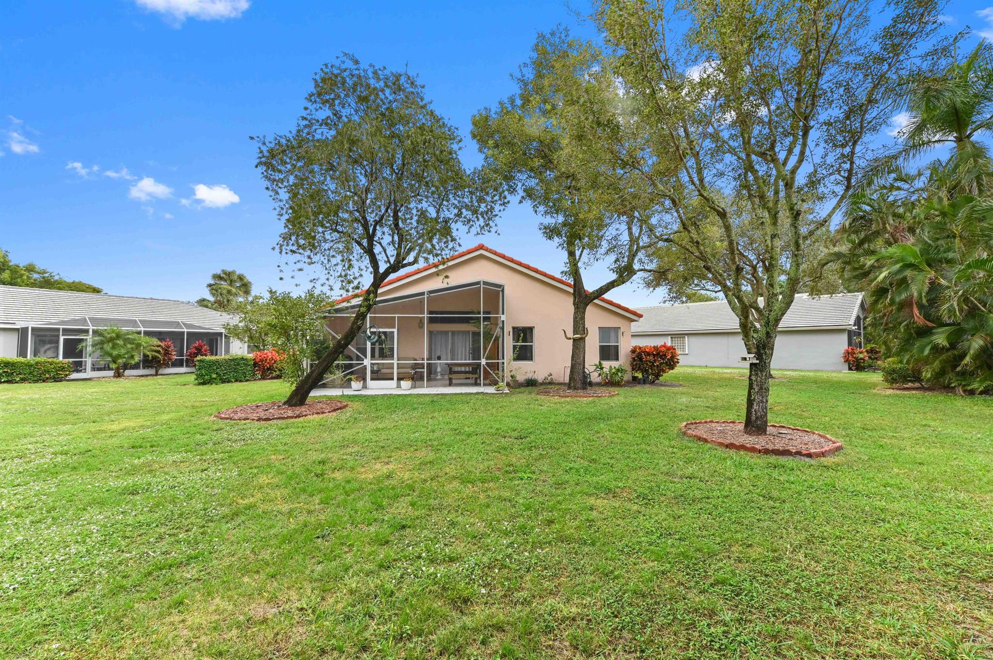 CORAL LAKES - Residential