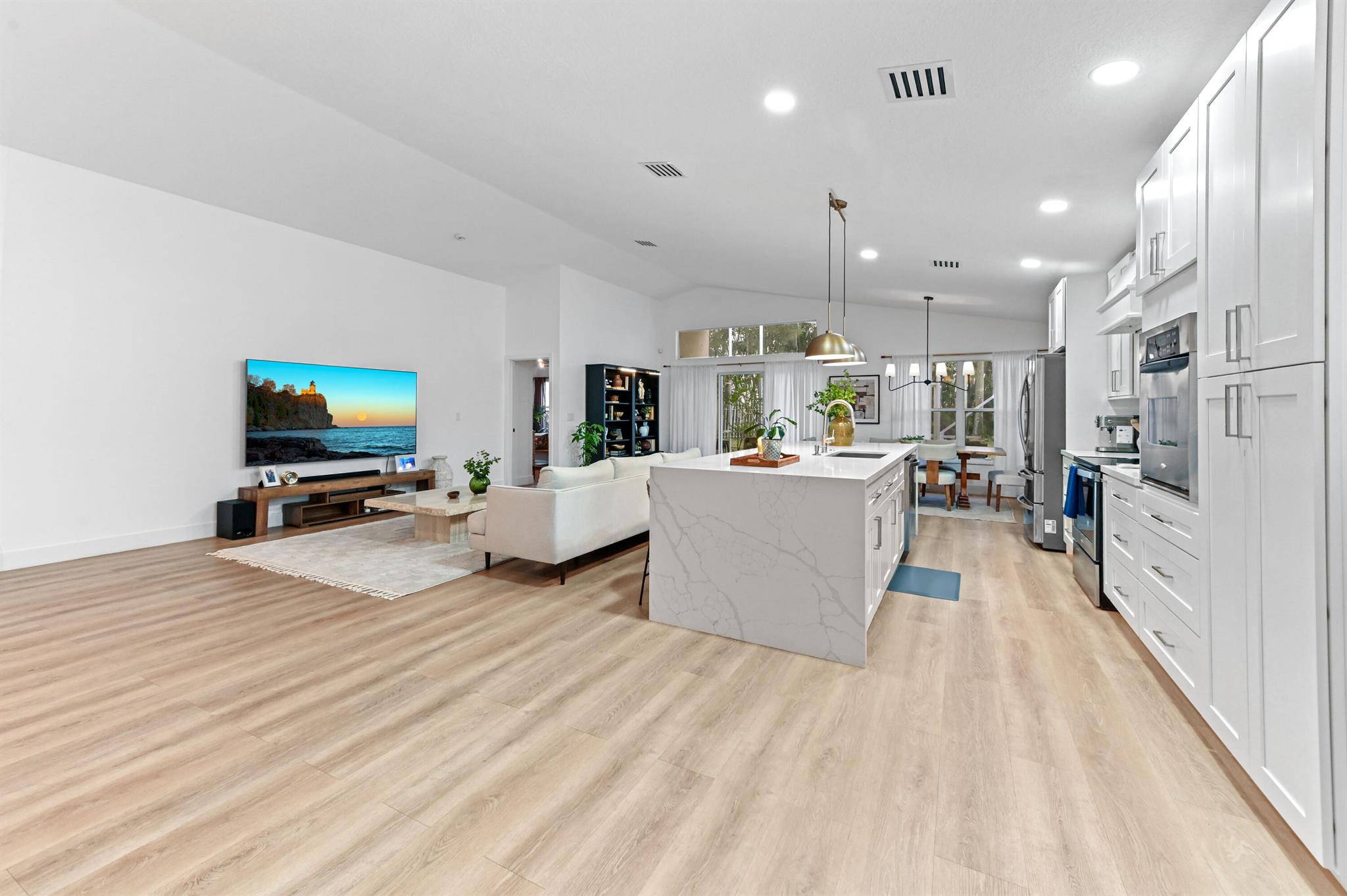 CORAL LAKES - Residential