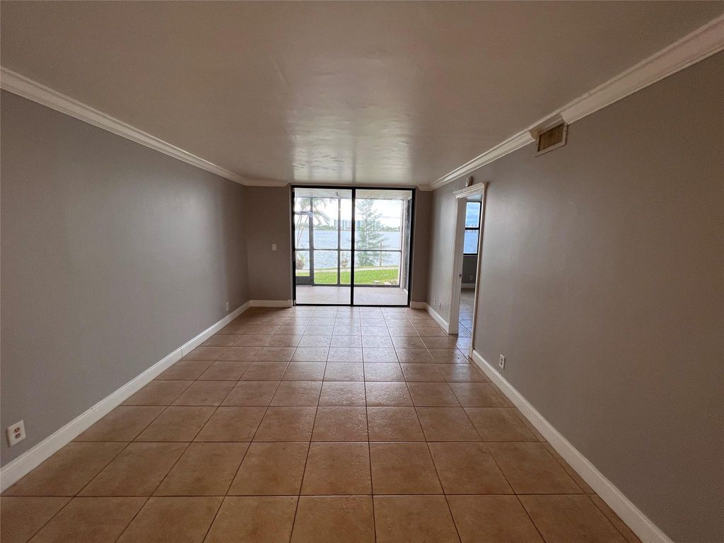 Photo of 118 Lake Emerald Drive #103, Oakland Park, FL 33309 (MLS # F10551380)