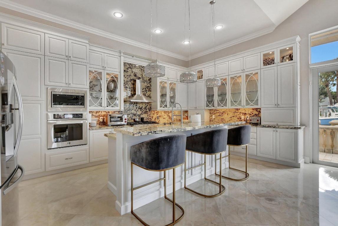 CARIBBEAN KEYS - Residential Lease