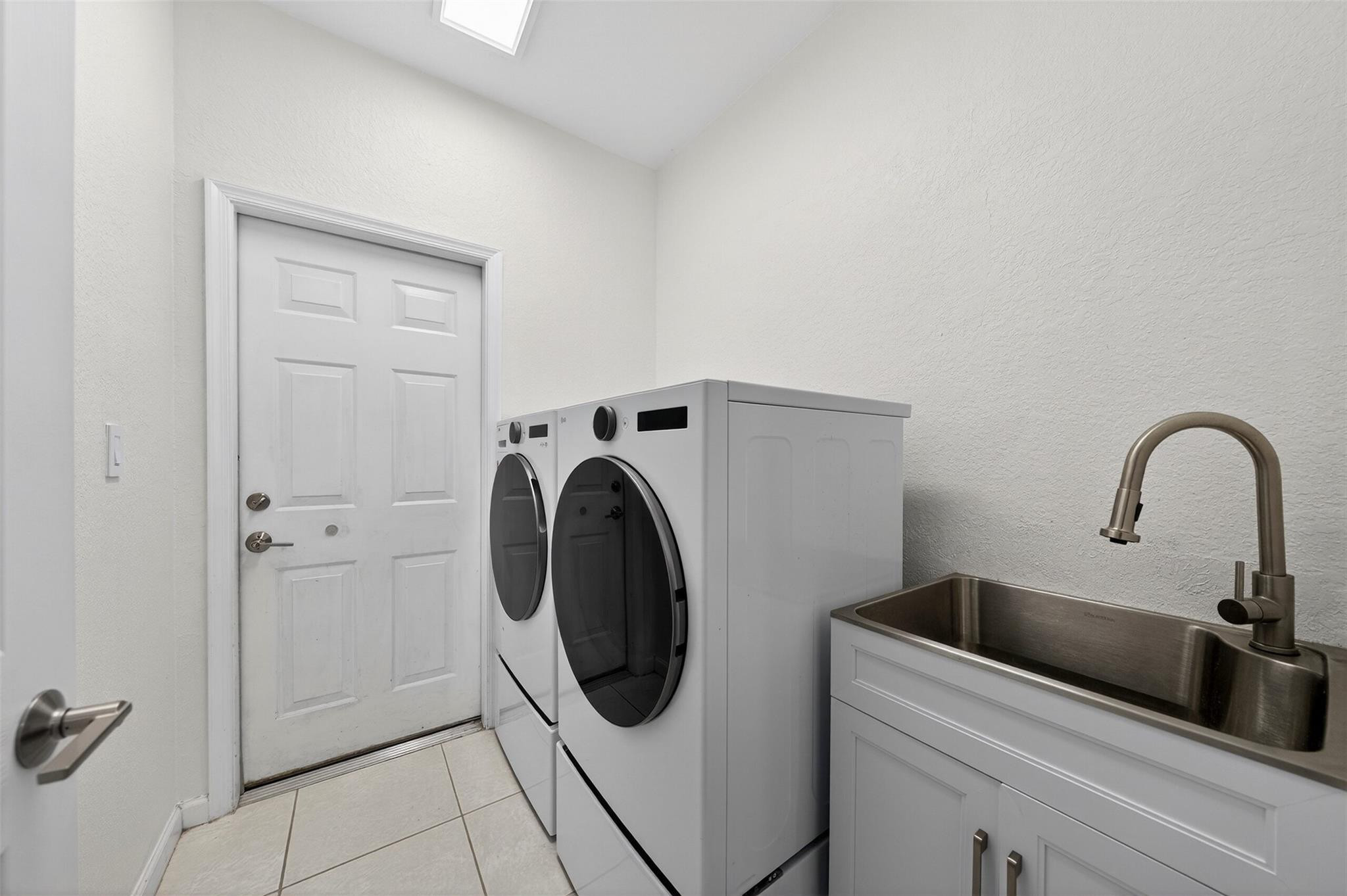 Fox Ridge 157-8 B - Residential