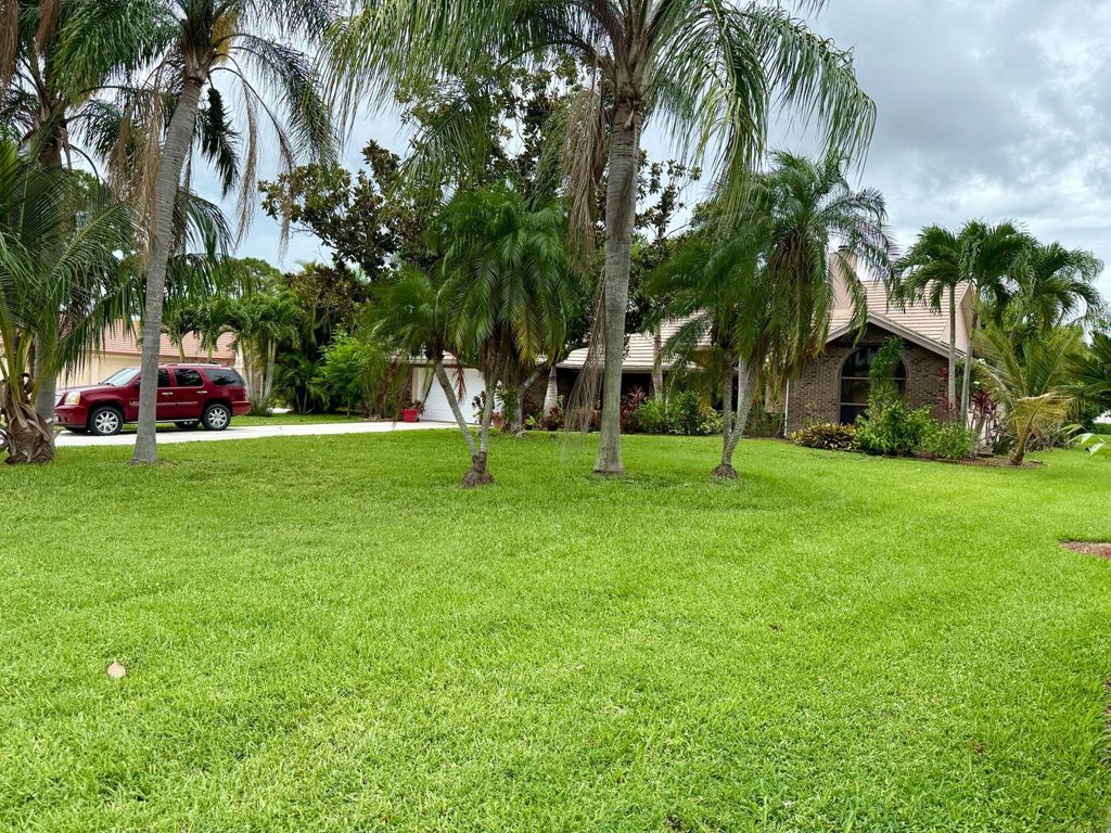 Photo of 1138 SW Greenbriar Cove, Port Saint Lucie, FL 34986 (MLS # R11035861)