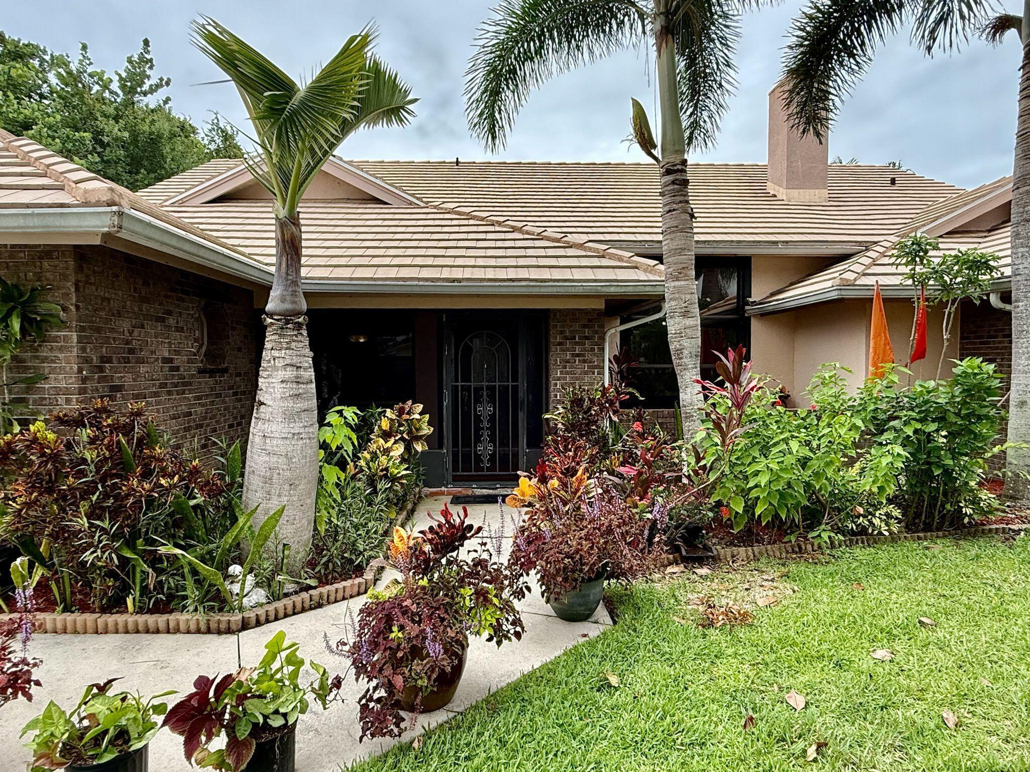 Major Systems Done | $10K Concession Offered!Priced below market to reflect cosmetic updates needed, this solid home in Country Club Estates is a value-driven opportunity. Major upgrades include full home re-pipe (2024), brand-new PEX water lines throughout ($9,600), new pool pump/filtration with acid wash ($3,600), and hurricane-rated garage door (2025 | $4,995). Roof and AC are serviceable. With an accepted offer, seller is offering a $10,000 concession toward upgrades or closing costs. Gated community with golf, clubhouse, tennis, and more. Customize to your style and enjoy instant equity in a sought-after neighborhood.4-bedroom, 3.5 Bath pool ho minutes from shopping, dining, clubhouse entertainment. Public golf course, with memberships available but not required