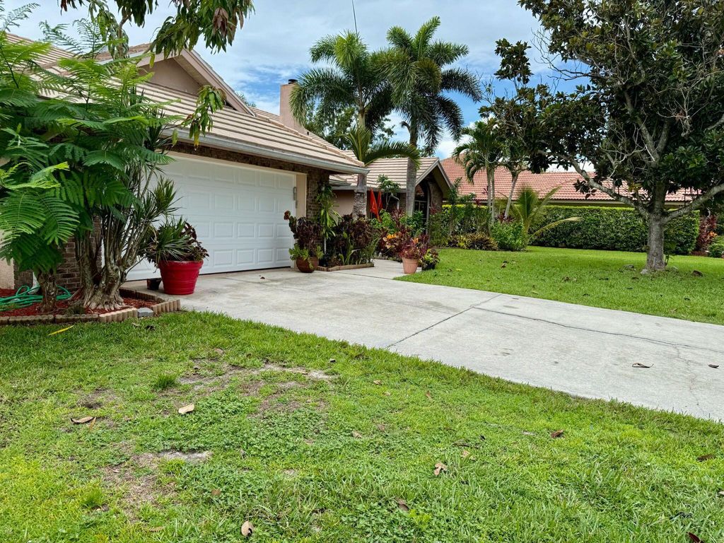 Photo of 1138 SW Greenbriar Cove, Port Saint Lucie, FL 34986 (MLS # R11035861)