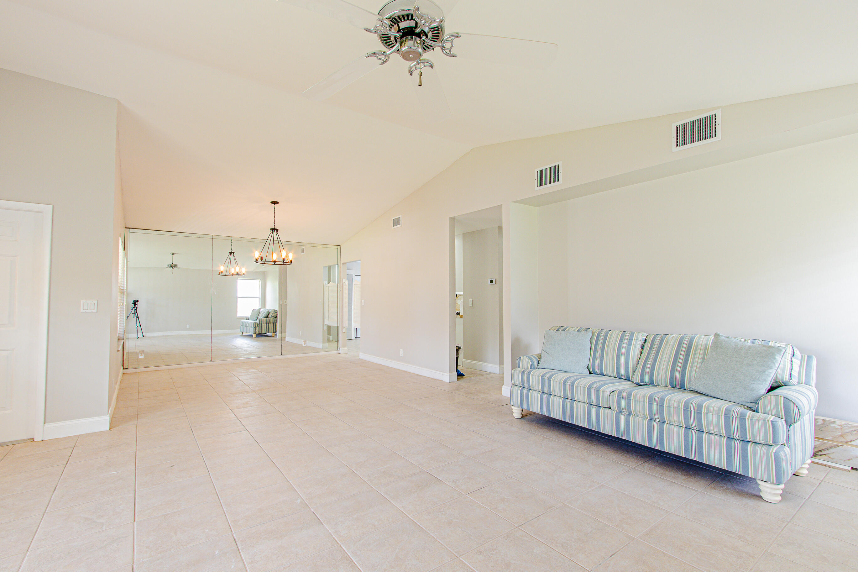 ALPINE WOODS ESTATES NO II - Residential Lease